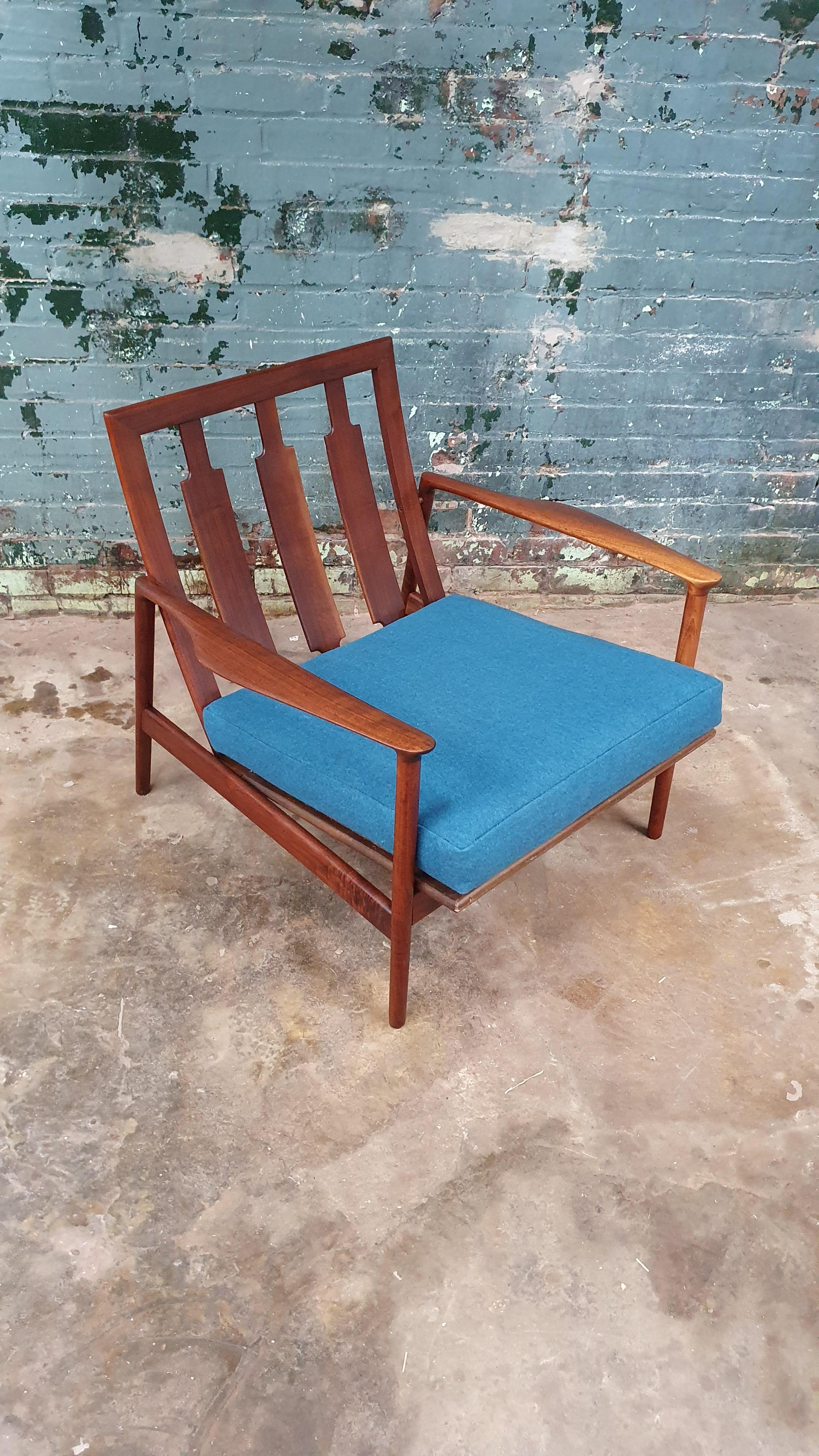 Upholstery Solid Walnut Lounge Chair by Ib Kofod-Larsen for Selig For Sale