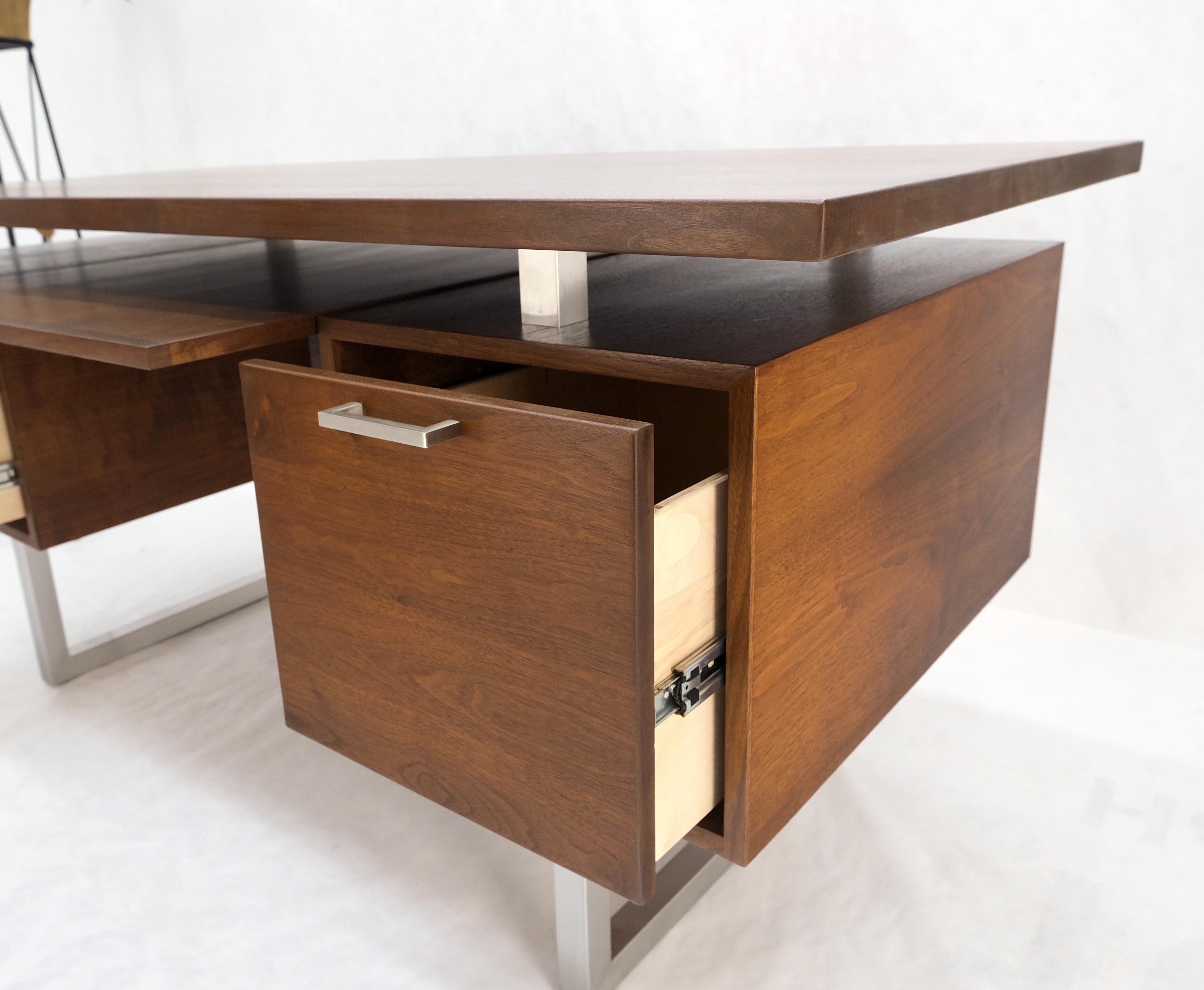 Solid Walnut Mid-Century Modern Floating Top All Restored Desk Table Mint! In Excellent Condition For Sale In Rockaway, NJ