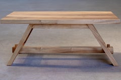 Table basse en noyer massif Mid Century Modern Italian Rustic Exposed Joinery