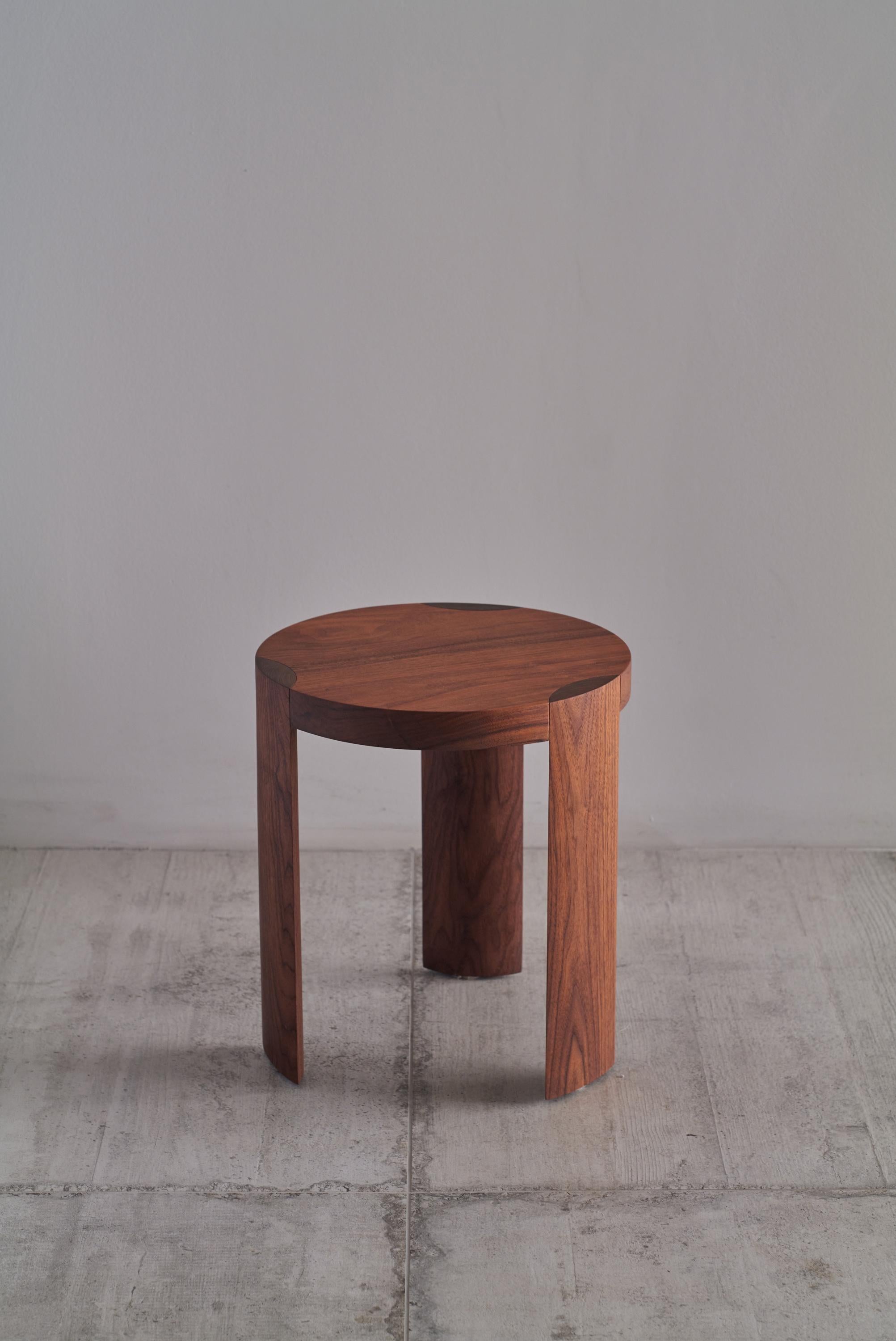 Joinery Solid walnut Rota side table three legged in modernist style For Sale