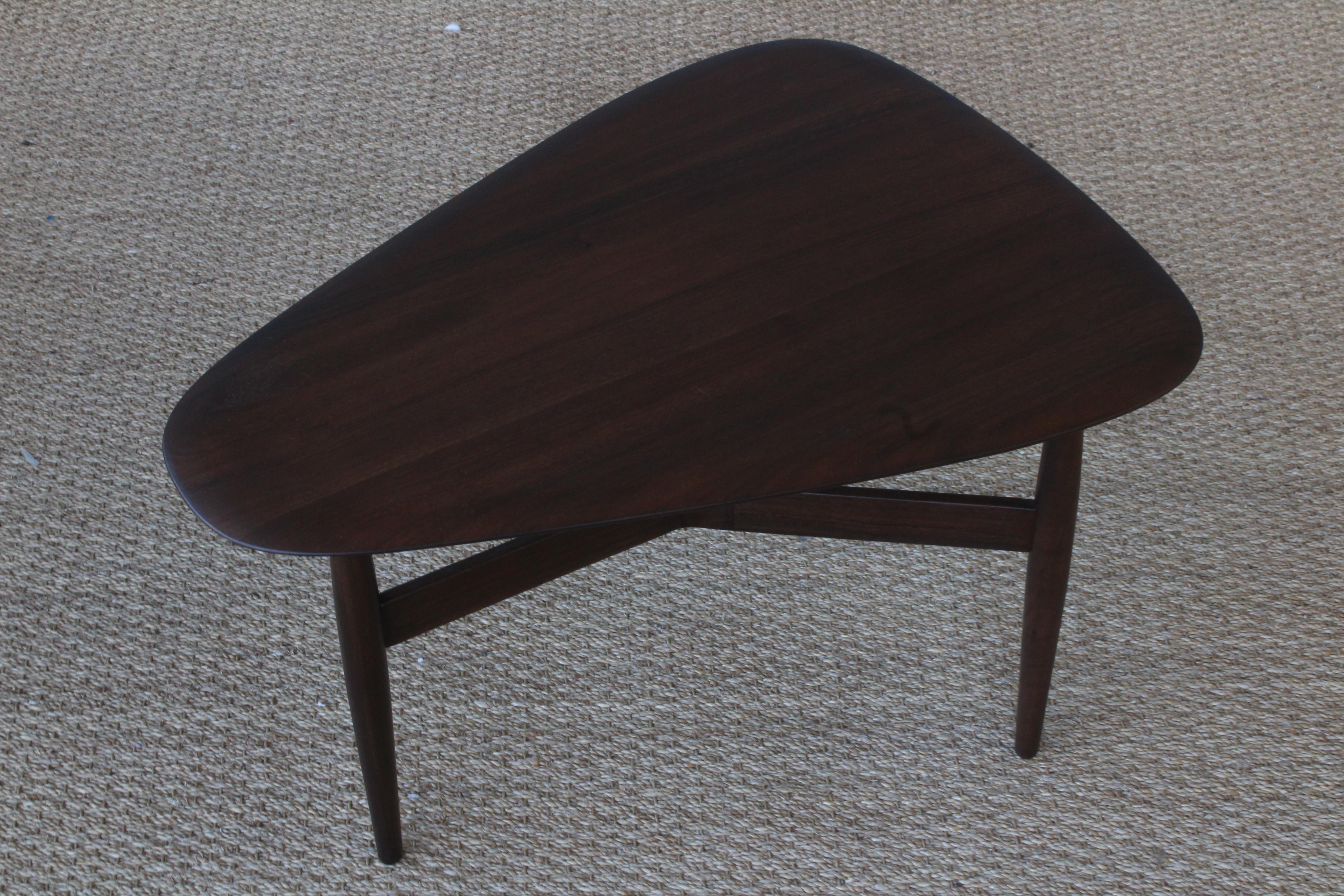 Mid-Century Modern Solid Walnut Side Table by John Keal for Brown Saltman, U.SA, 1950s.