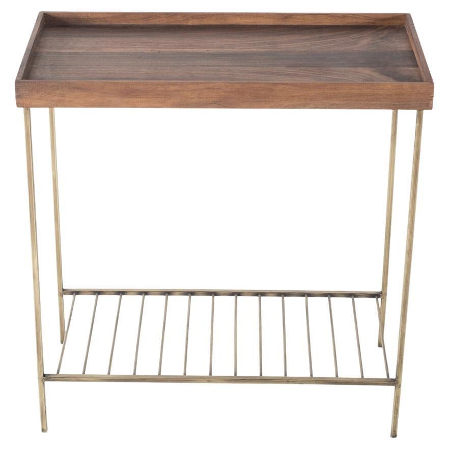 Breiter Beistelltisch / Pflanzenständer aus massivem Nussbaumholz - EDGE AGED Serie mit Gold Antique