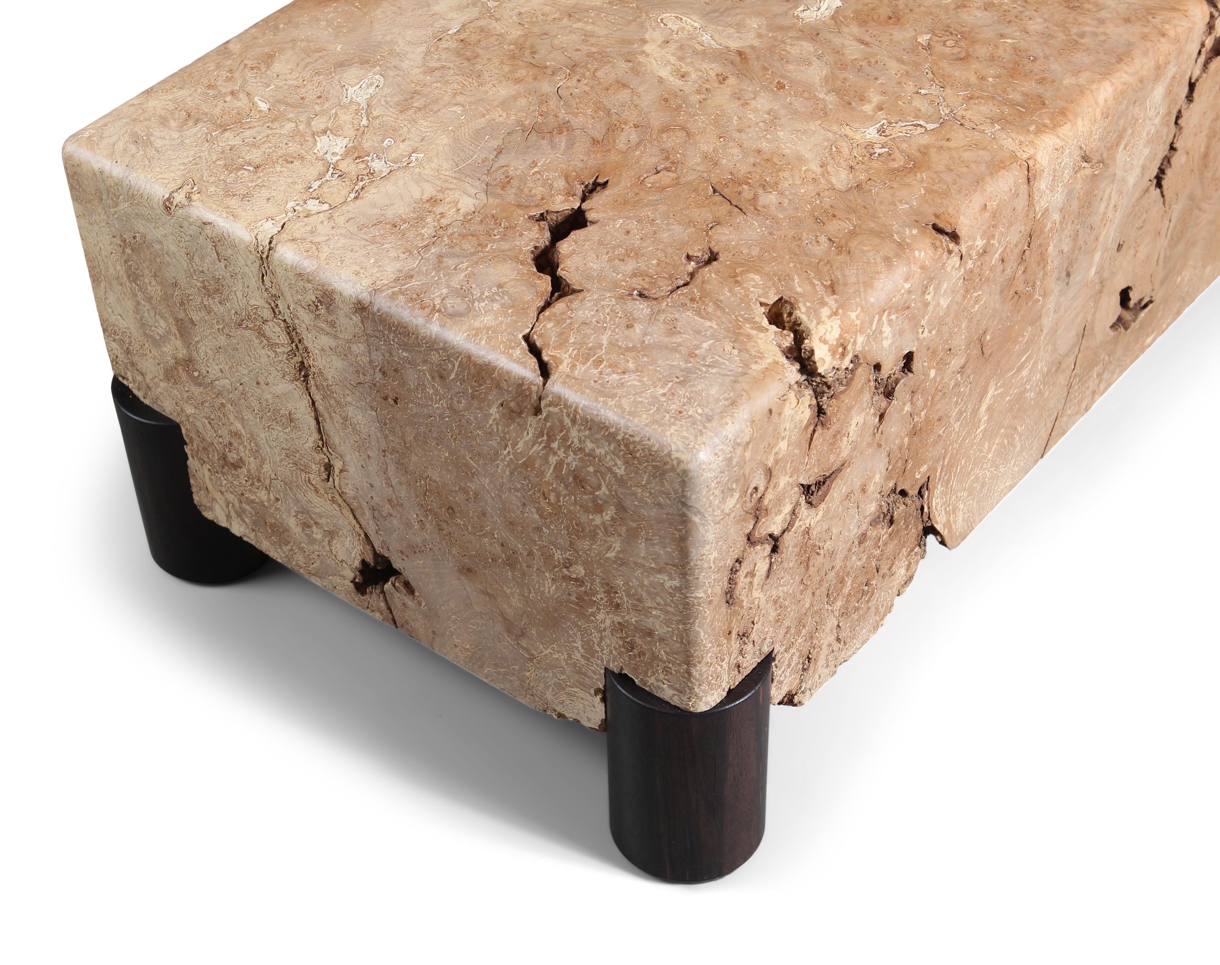 Fait main Table basse en ronce d'érable occidental massif, en stock en vente