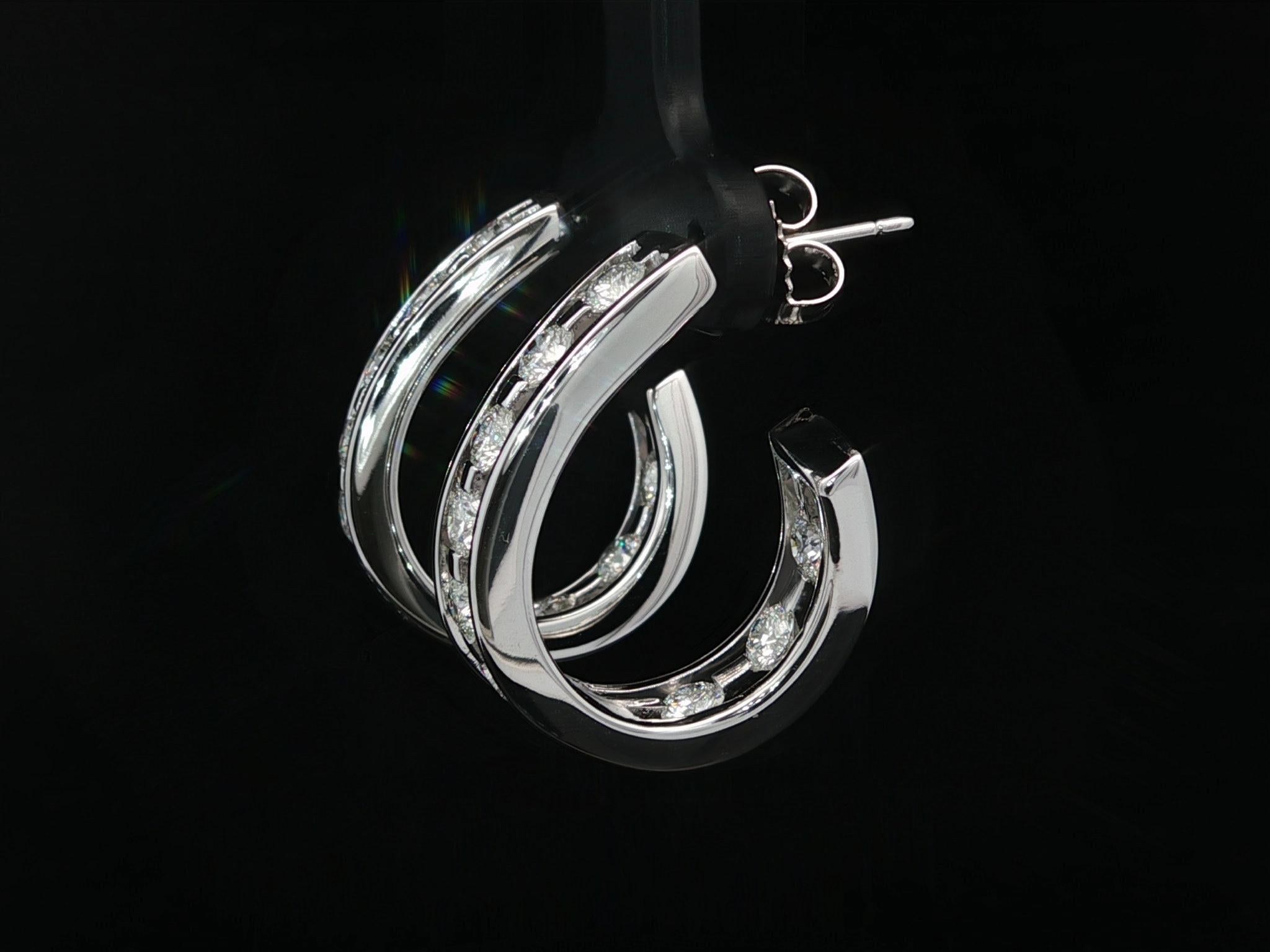 Orecchini a polsino in oro bianco massiccio con diamanti rotondi fluttuanti da 2,50 carati F VS In & Out in vendita 3