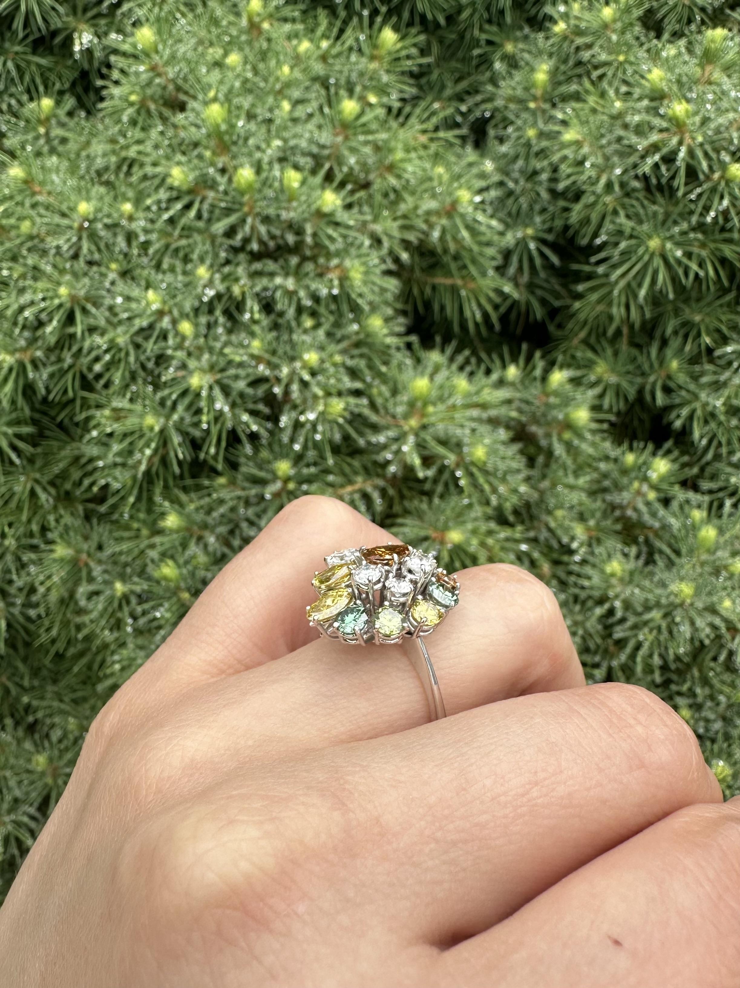 Solid White Gold 3.08ctw White & Colored Diamonds Cluster Cocktail Ring For Sale 5