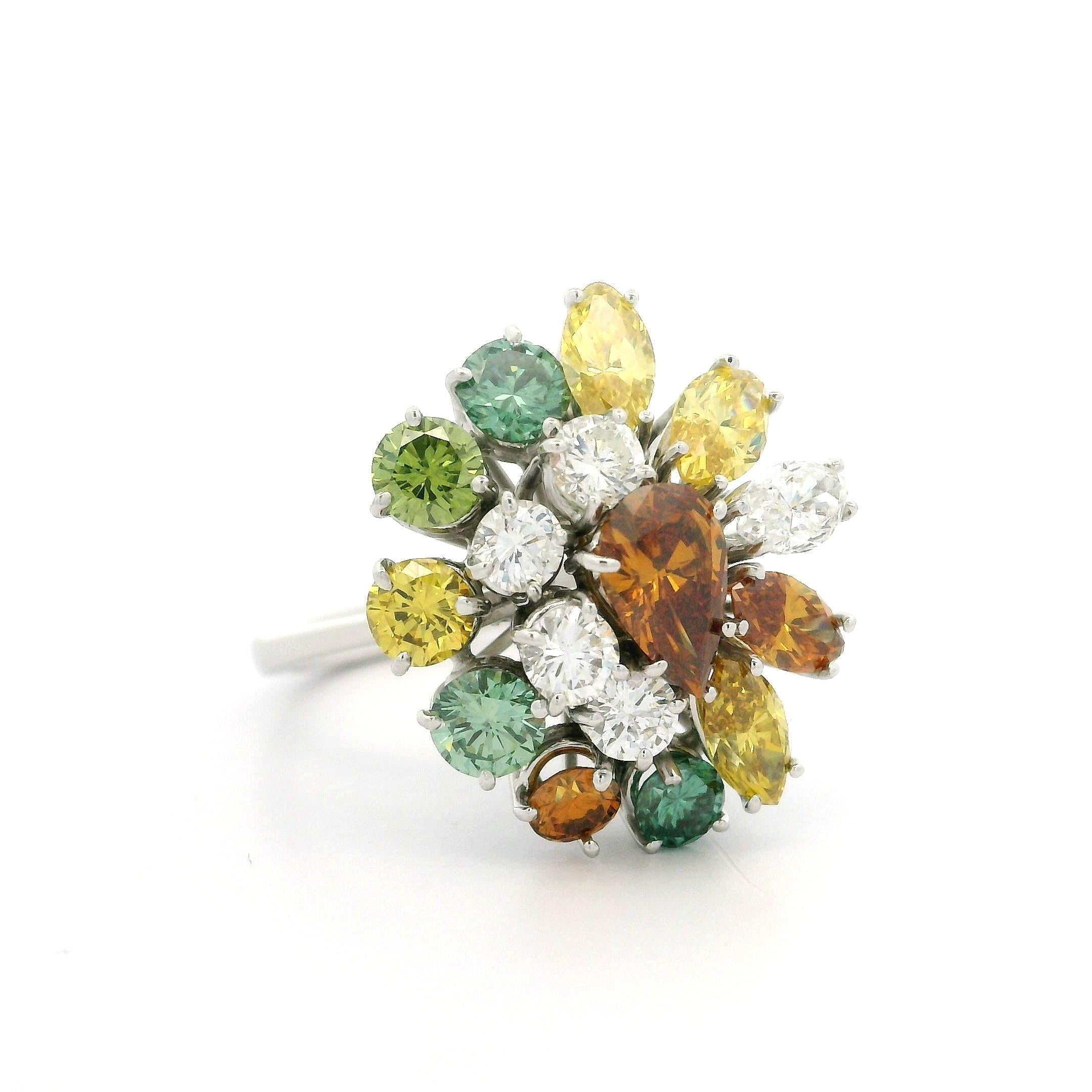 Solid White Gold 3.08ctw White & Colored Diamonds Cluster Cocktail Ring For Sale 7