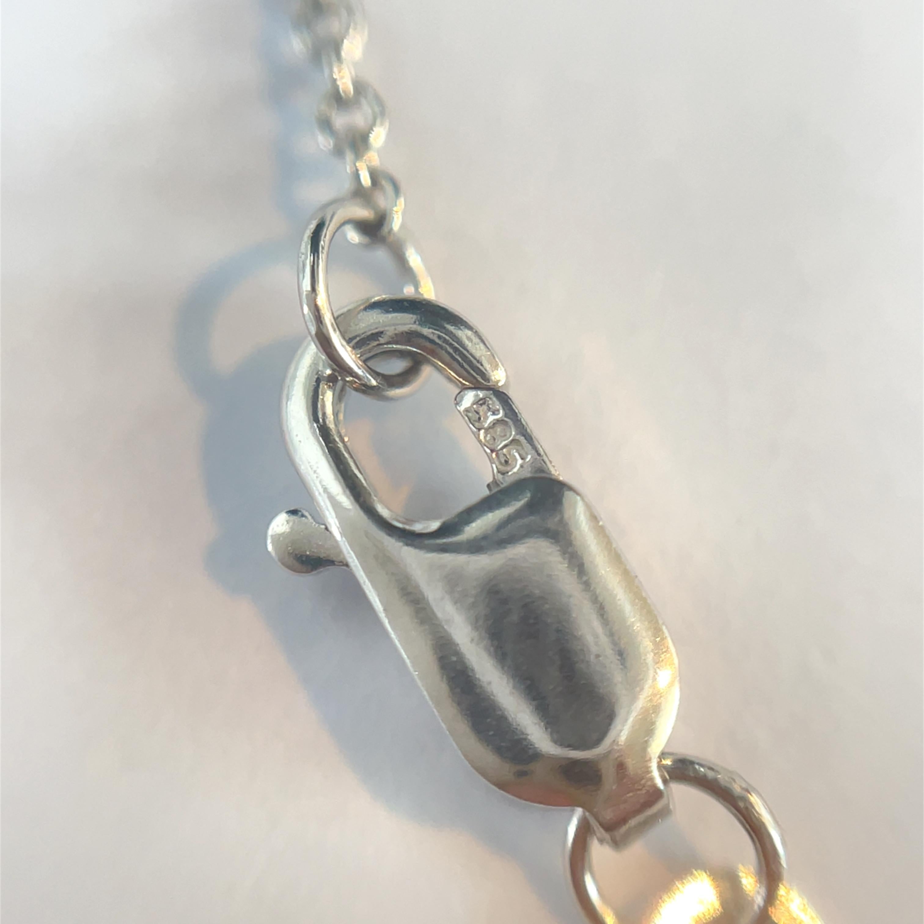 Collar de la Paz de Oro Blanco Macizo Tachonado de Diamantes en venta 2