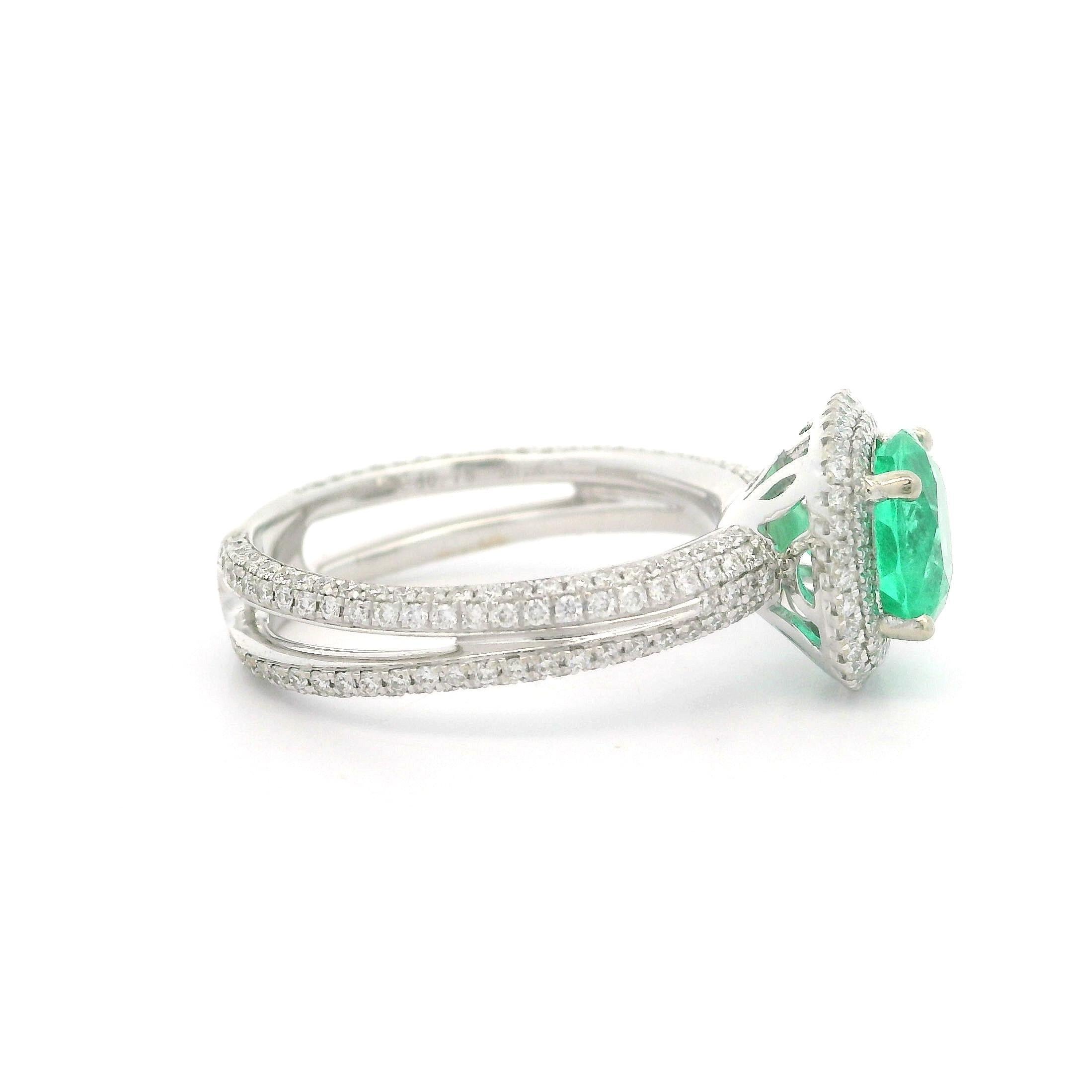Anello in oro bianco massiccio GIA con smeraldo colombiano rotondo e diamante Simon G da 2,33 ct. in vendita 10