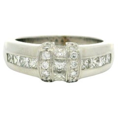 Anello con fibbia in oro bianco massiccio con diamante taglio principessa da 1,0ctw