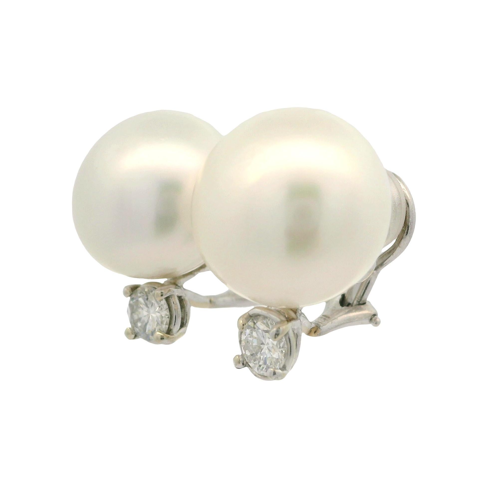 Pendientes de botón de oro blanco macizo con perla blanca grande de 16,4 mm y diamantes de 0,95 ct en venta 4