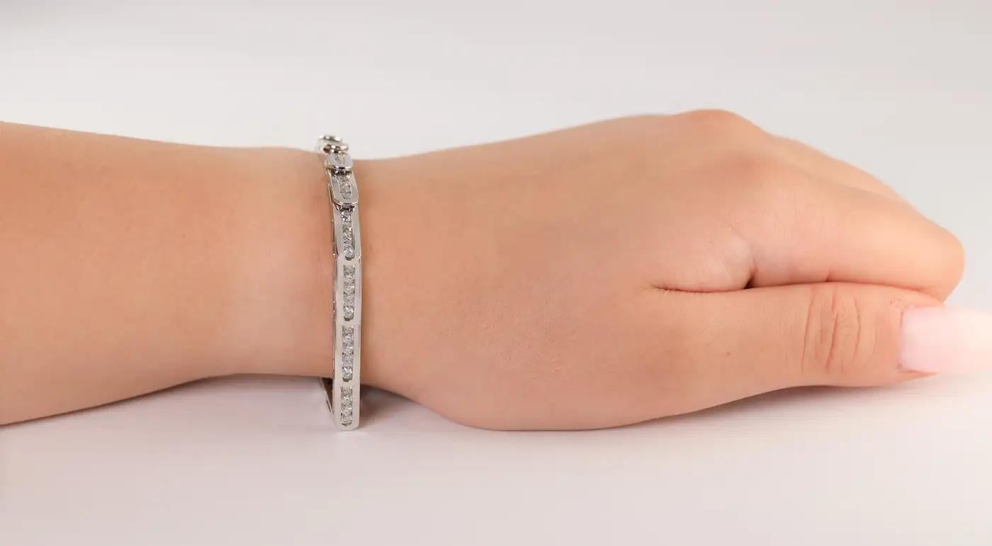Bracelet en or blanc massif à maillons superposés Tennis Stack 5.00 Carat Total VS Clarity Neuf - En vente à Great Neck, NY