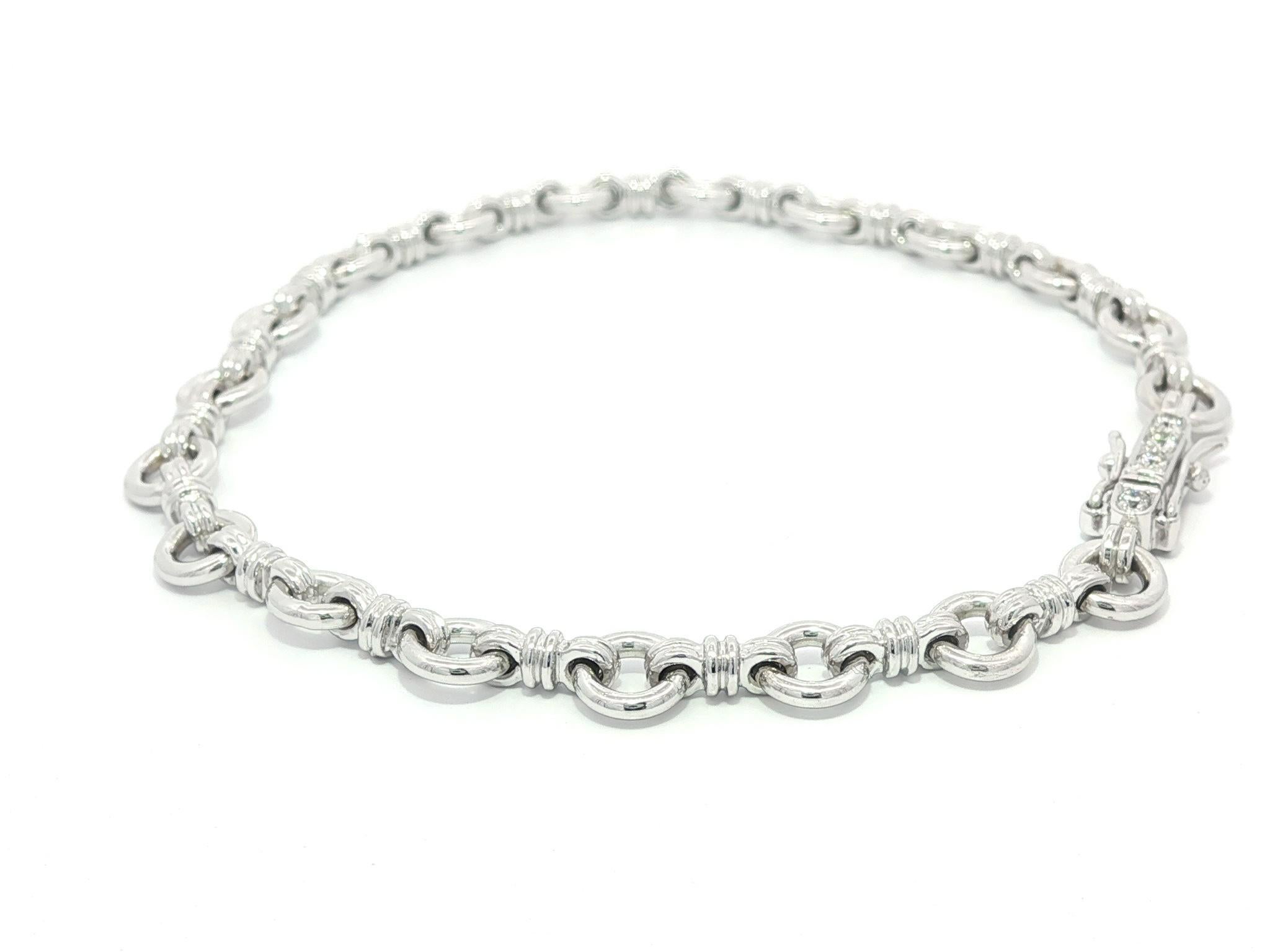 Solid White Gold Open Round Link Charm Bracelet w/ Diamond Accent Push Clasp in vendita 5