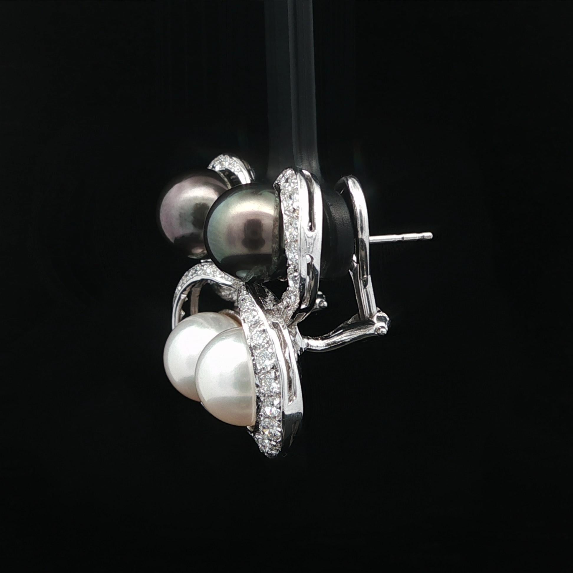 Orecchini a goccia in oro bianco massiccio con perle di Tahiti bianche e grigie e diamanti a forma di vortice in vendita 5