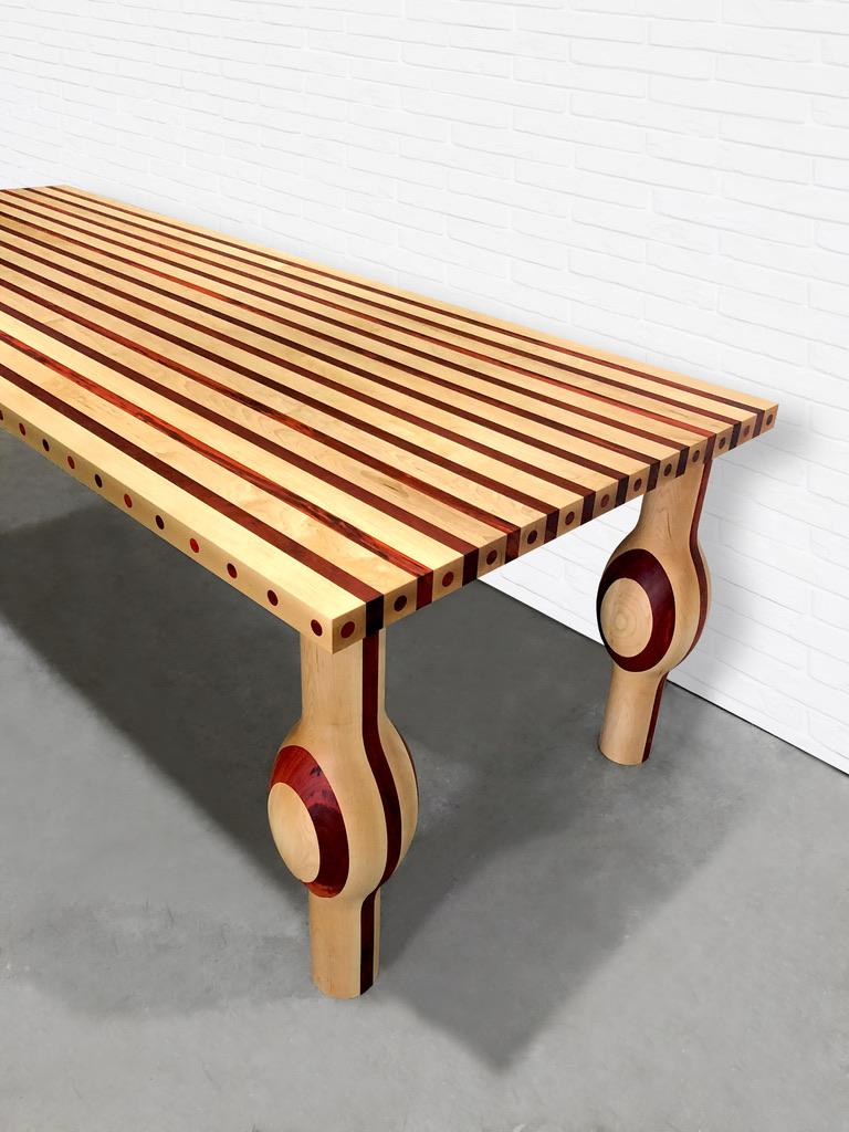 XXIe siècle et contemporain Table de salle à manger en érable et bois massif Padauk en vente
