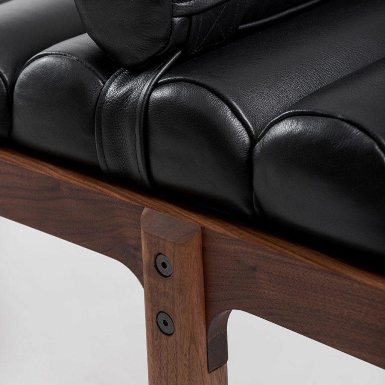 Mexicain Banc Arcada en bois massif et cuir en vente