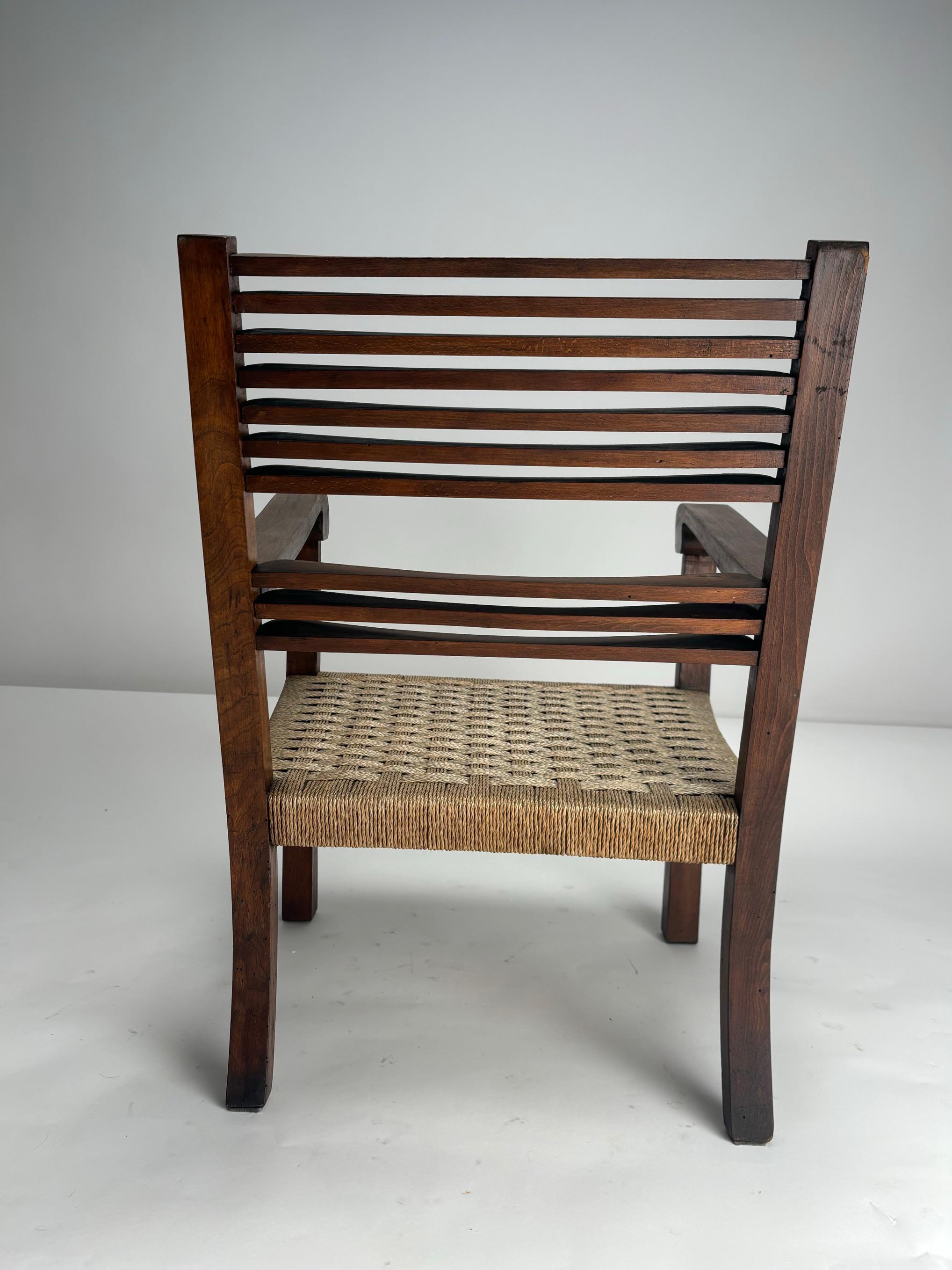 Legno Poltrona in legno massiccio e corda, stile Giuseppe Pagano, Italia, anni '30 in vendita