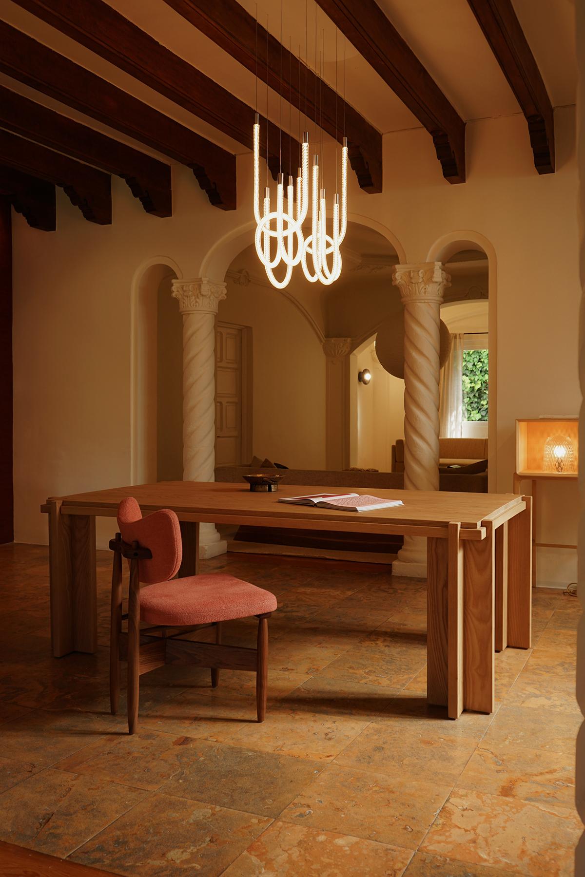 Silla de comedor de madera maciza y tapizada de mediados de siglo, moderna y orgánica en venta 1