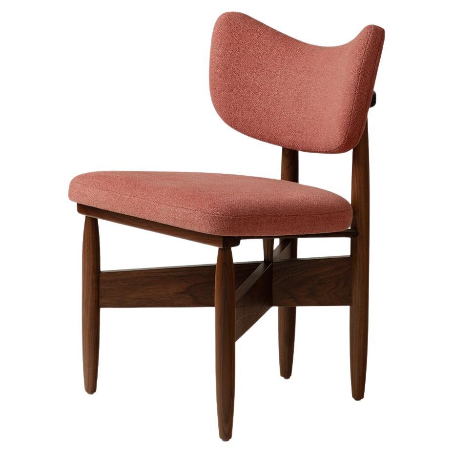 How can you tell if a dining chair is antique?