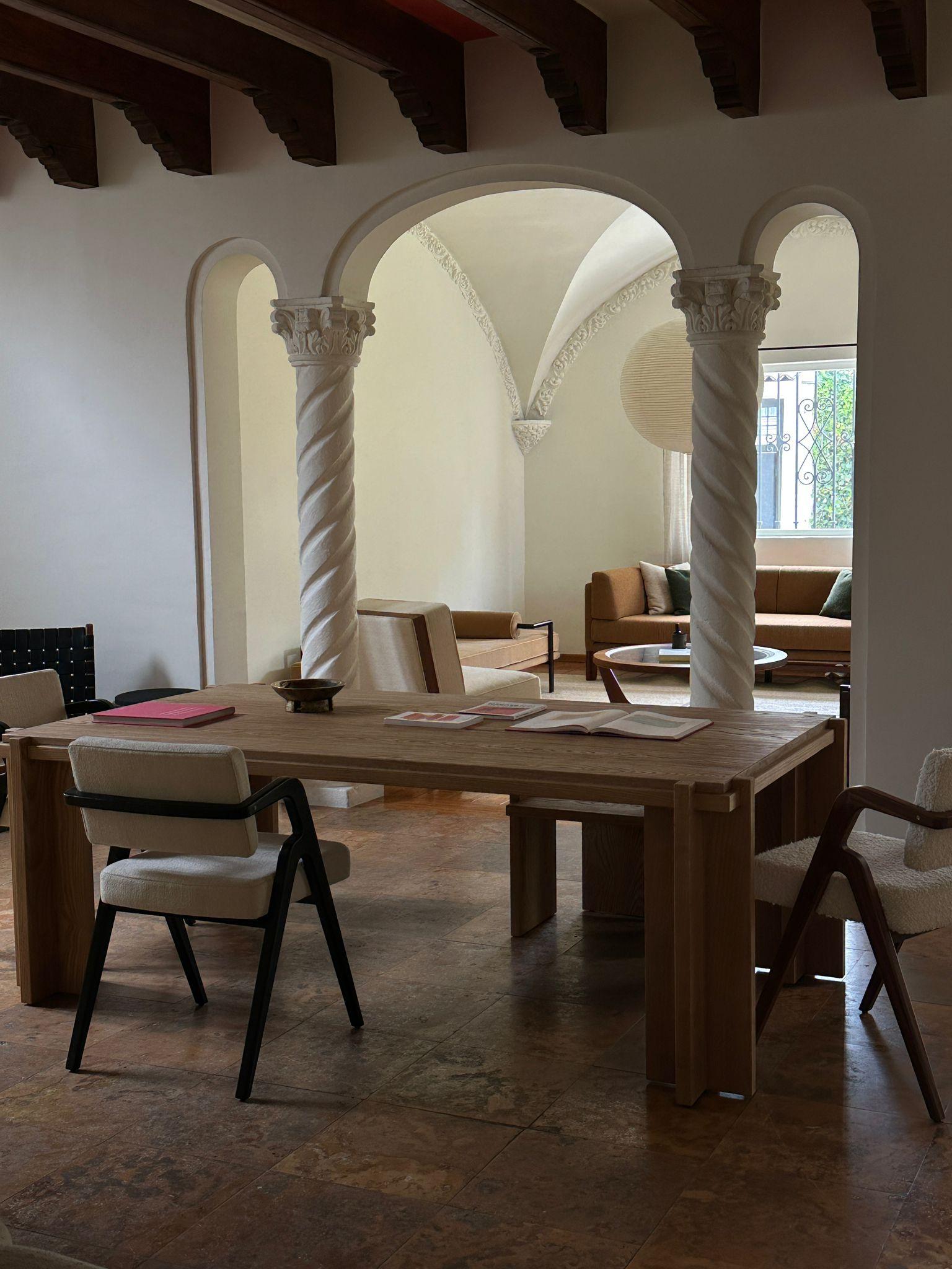 Solid Wood, Black Ash, Contemporary Dining Chair with Floating Seat & Back Ceniza en venta