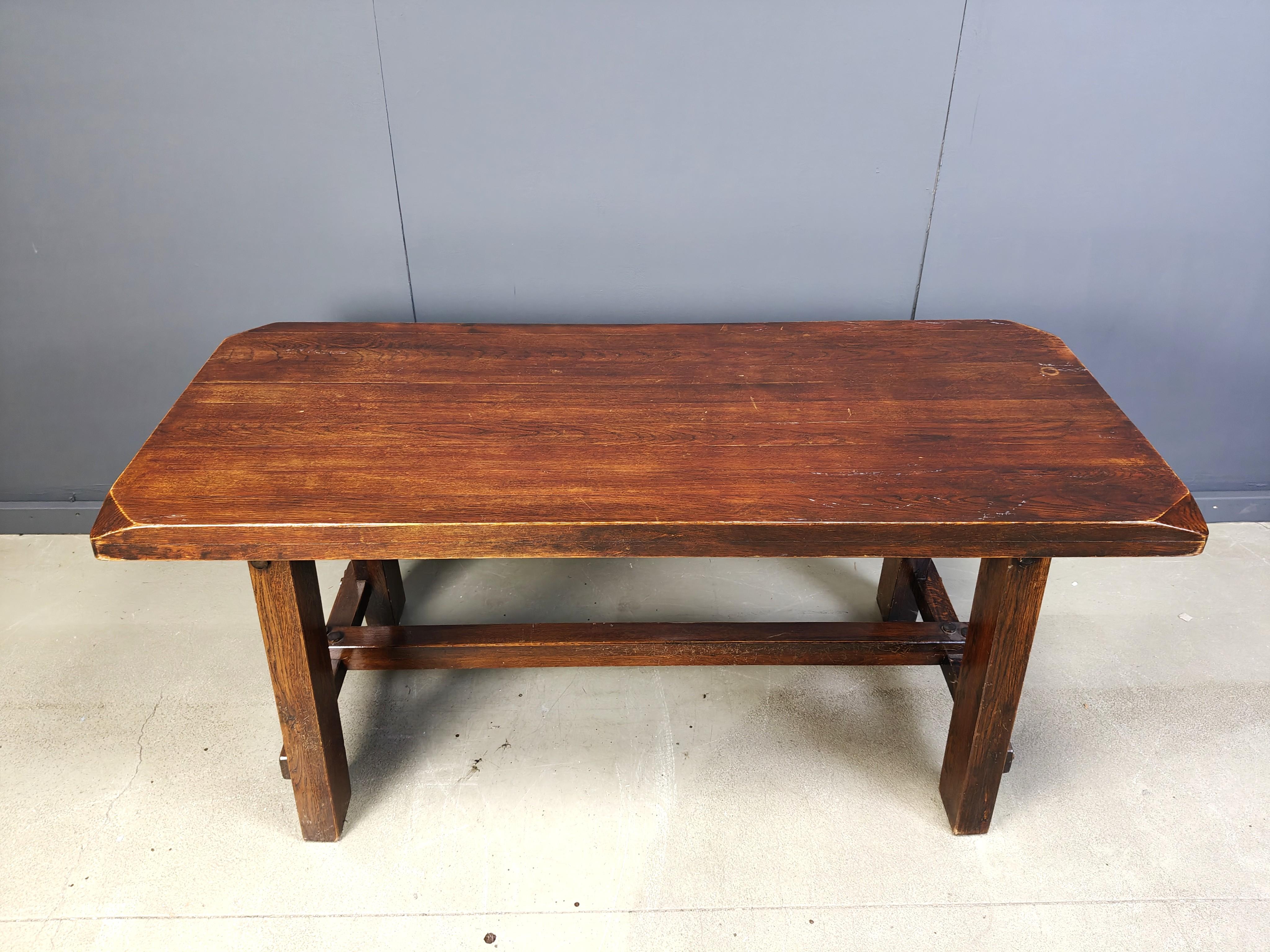 Table de salle à manger brutaliste en bois massif, années 1960 en vente 5