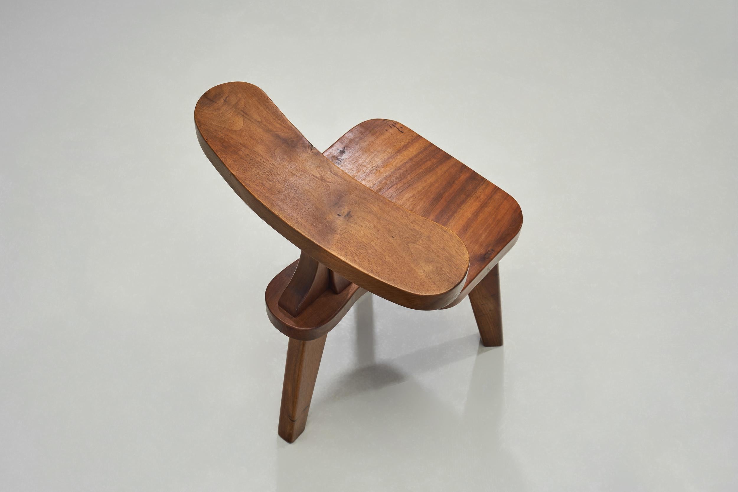 Milieu du XXe siècle Chaise de fumeur brutaliste en Wood Wood, The Netherlands ca 1950s