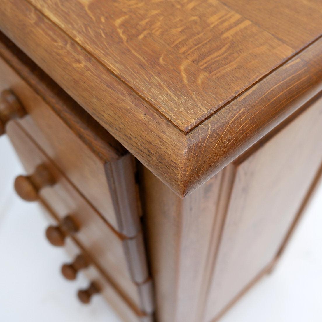 Commode en bois massif à 5 tiroirs en vente 5