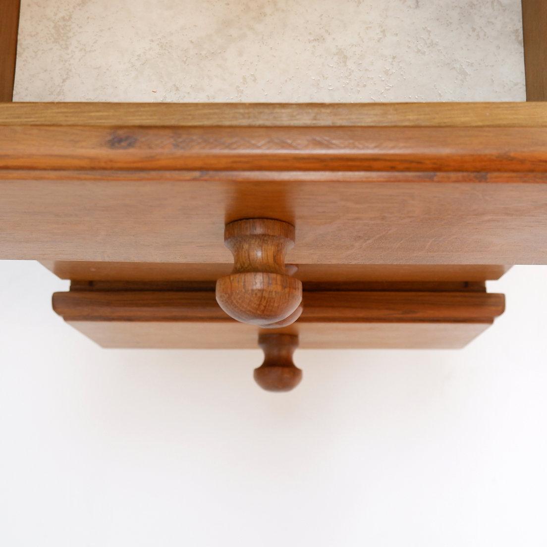 Bois Commode en bois massif à 5 tiroirs en vente