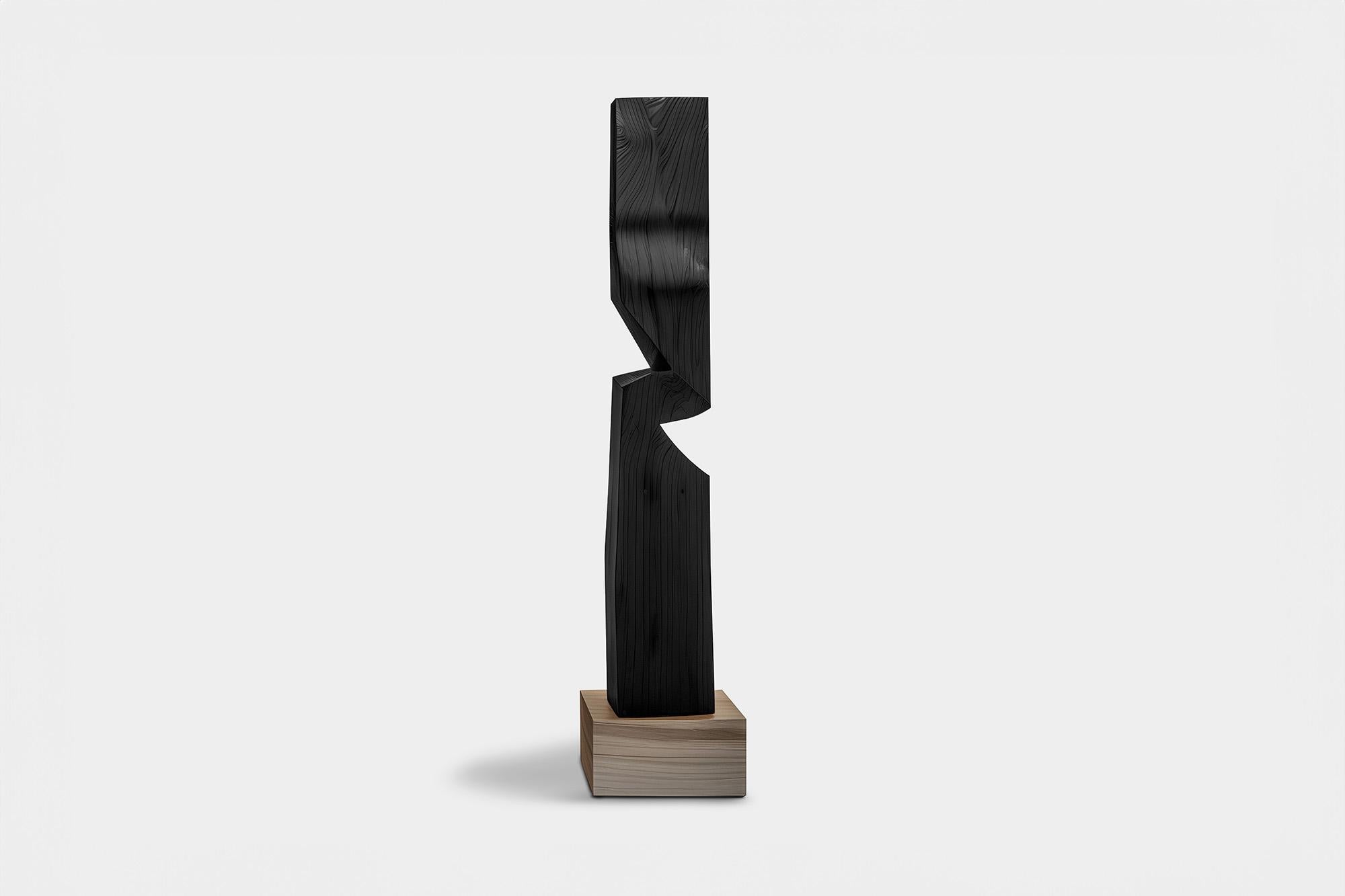 Solid Wood Decor Unseen Force #56: il tavolino da caffè Oak di Joel Escalona
---
Questa scultura monolitica, progettata dal talentuoso artista Joel Escalona, è un esempio imponente di bellezza artigianale. Realizzata a mano e con macchine digitali,