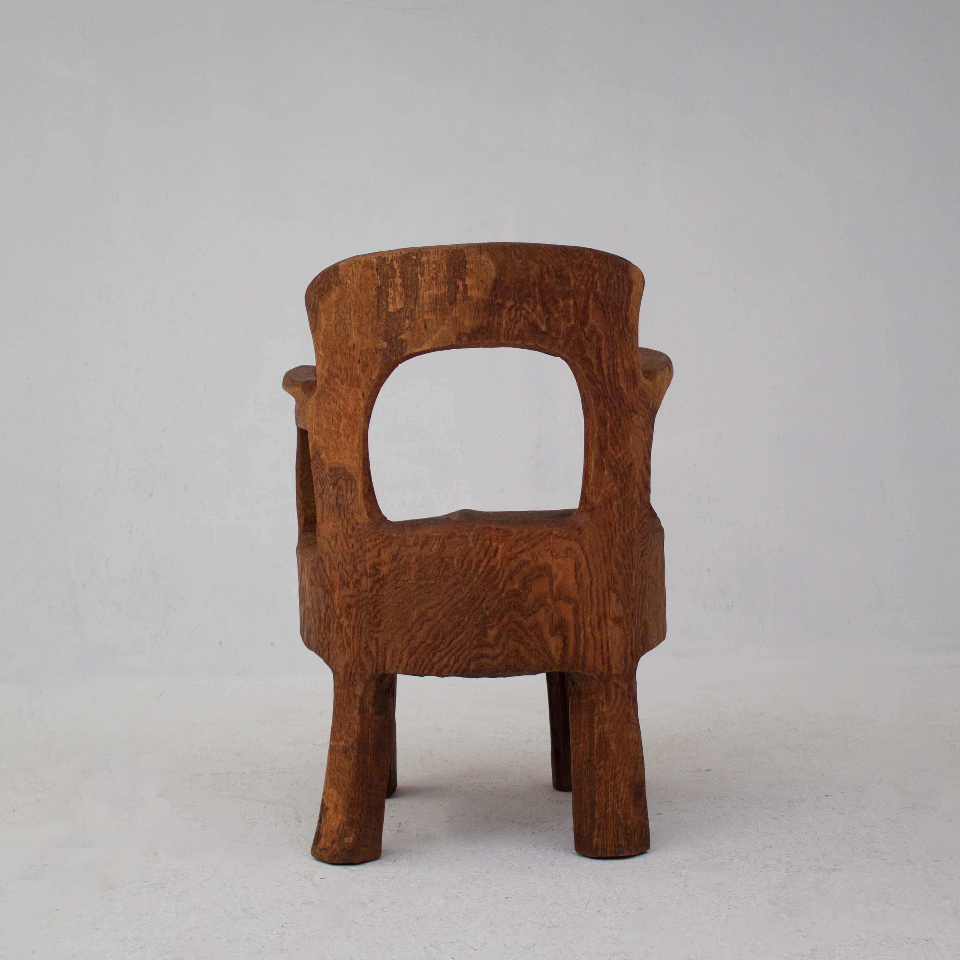 Chaise sculptée à la main, design sculptural unique en vente 2