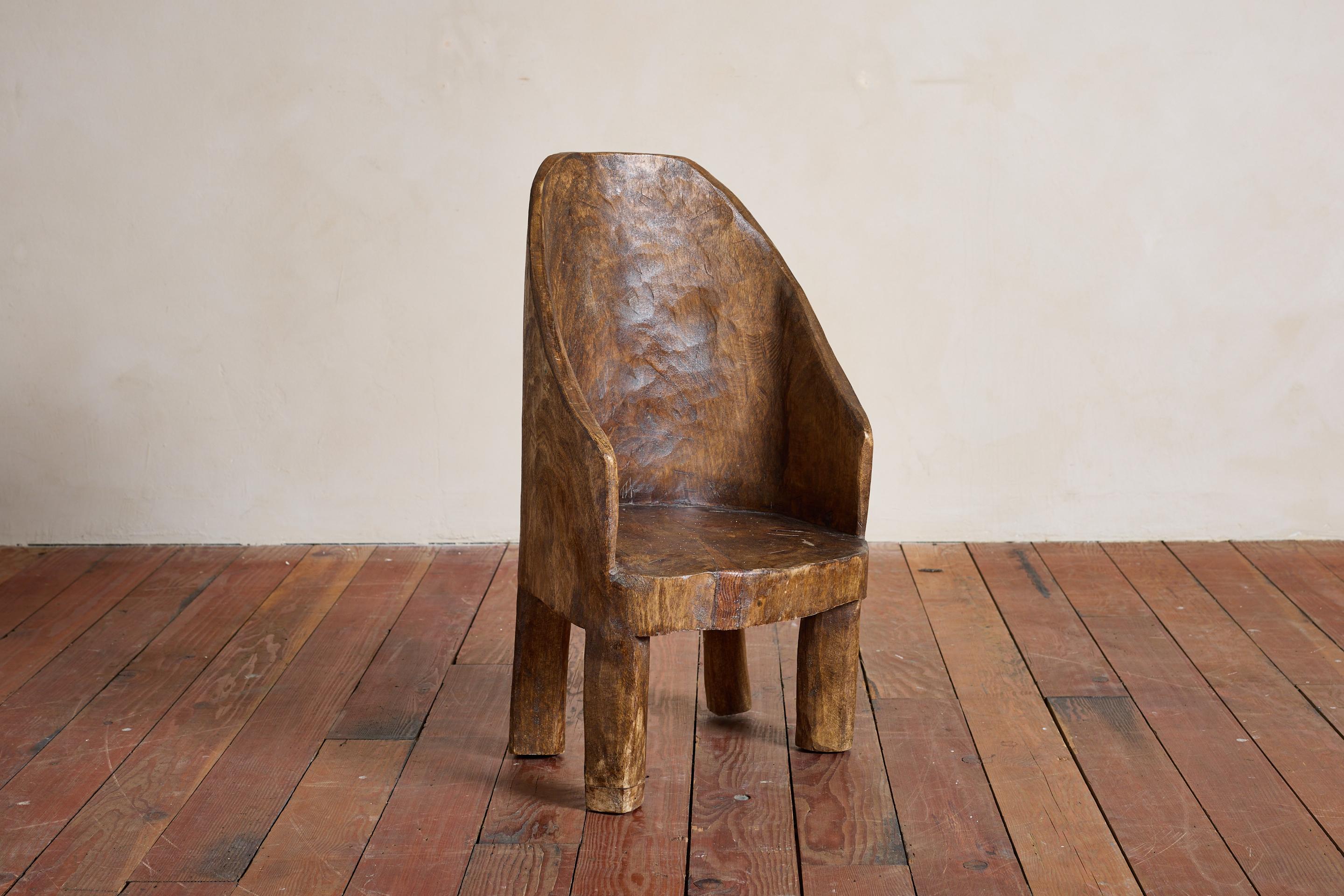 Sillas Naga de Madera Maciza mediados del siglo XX en venta