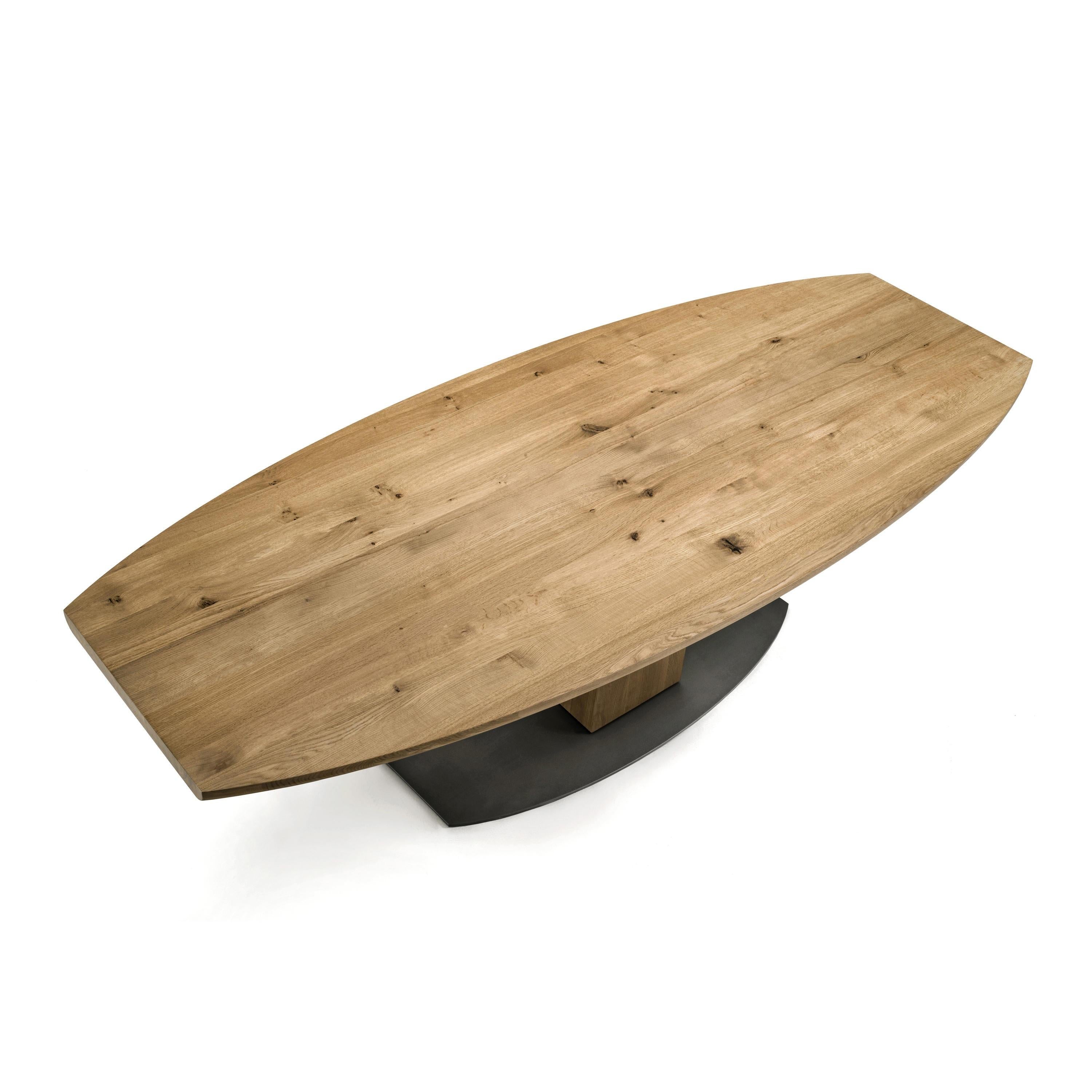 Solid Wood Oval Dining Table with Metal Base Moderno en venta