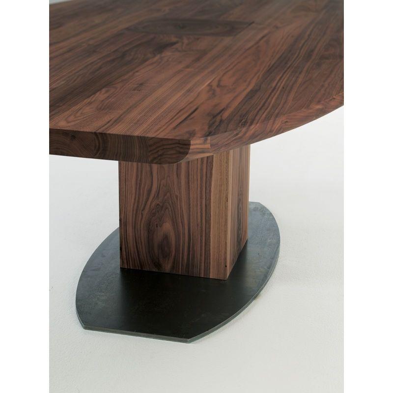 Solid Wood Oval Dining Table with Metal Base Hecho a mano en venta