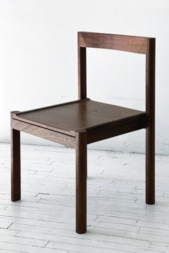 Chaise de salle à manger en bois massif Ramona en Natural Walnut par Withers Studio