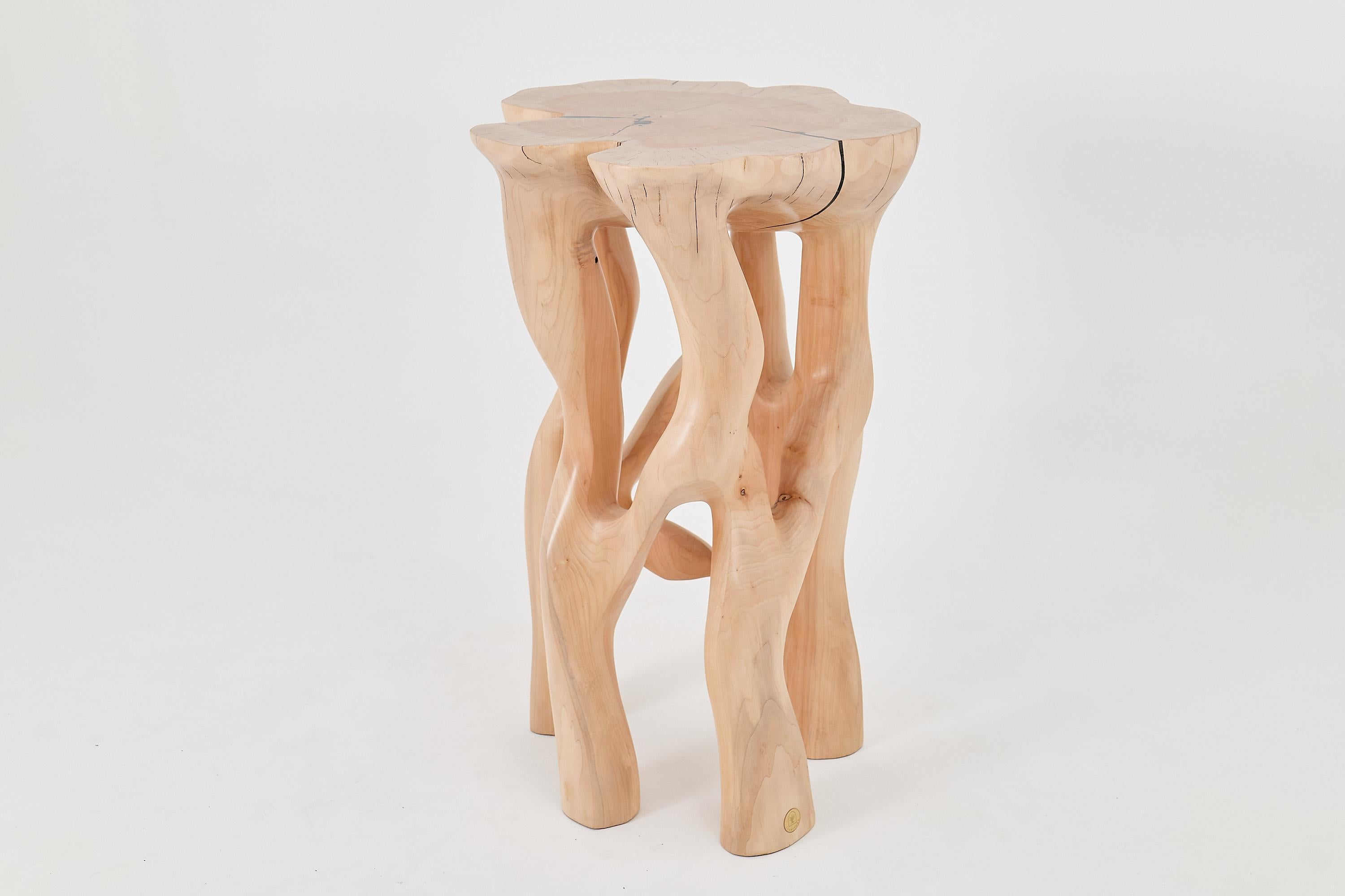 Mesa auxiliar escultórica de madera maciza, diseño original contemporáneo, logniture en venta 2