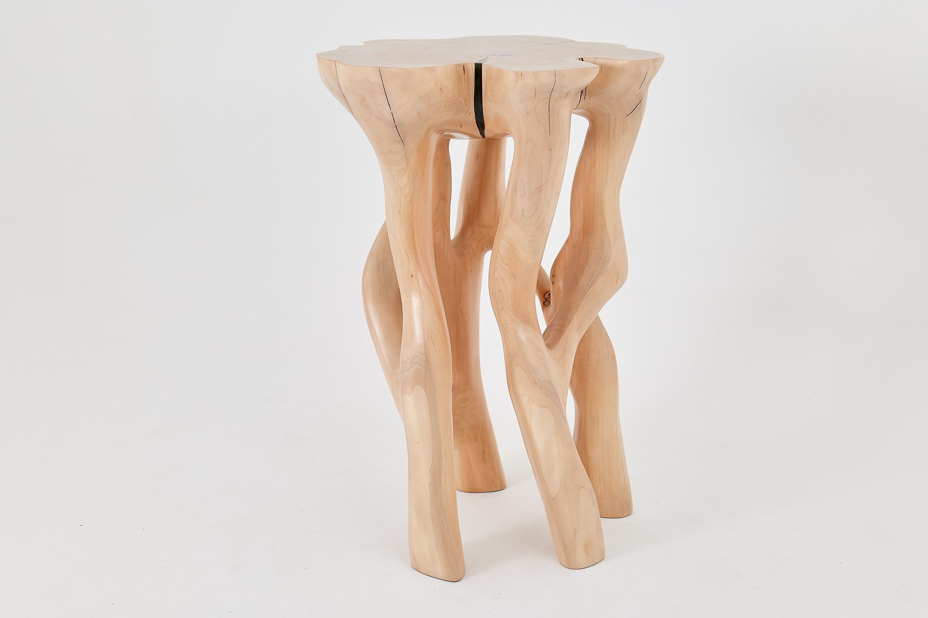 Mesa auxiliar escultórica de madera maciza, diseño original contemporáneo, logniture Croata en venta