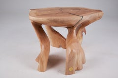 Skulpturaler Couchtisch aus Massivholz, Original Contemporary Design, Logniture