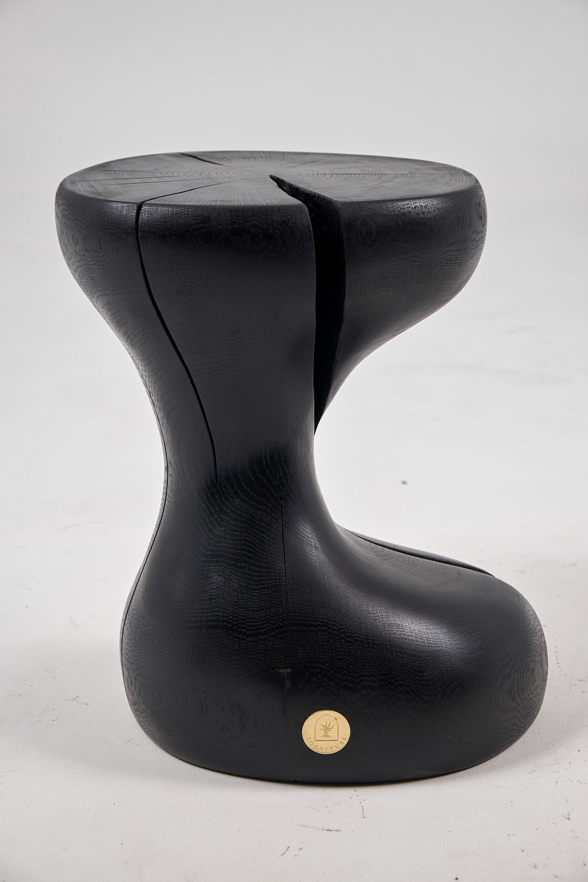 Skulpturaler Beistelltisch aus Massivholz, Original Contemporary Design, Leszy im Angebot 5