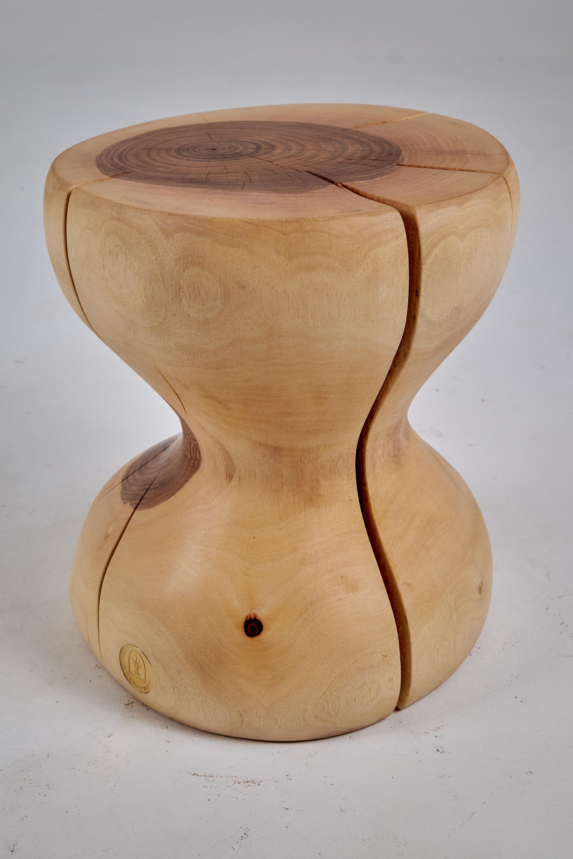 Mesa auxiliar escultórica de madera maciza, diseño original contemporáneo, logniture Madera en venta