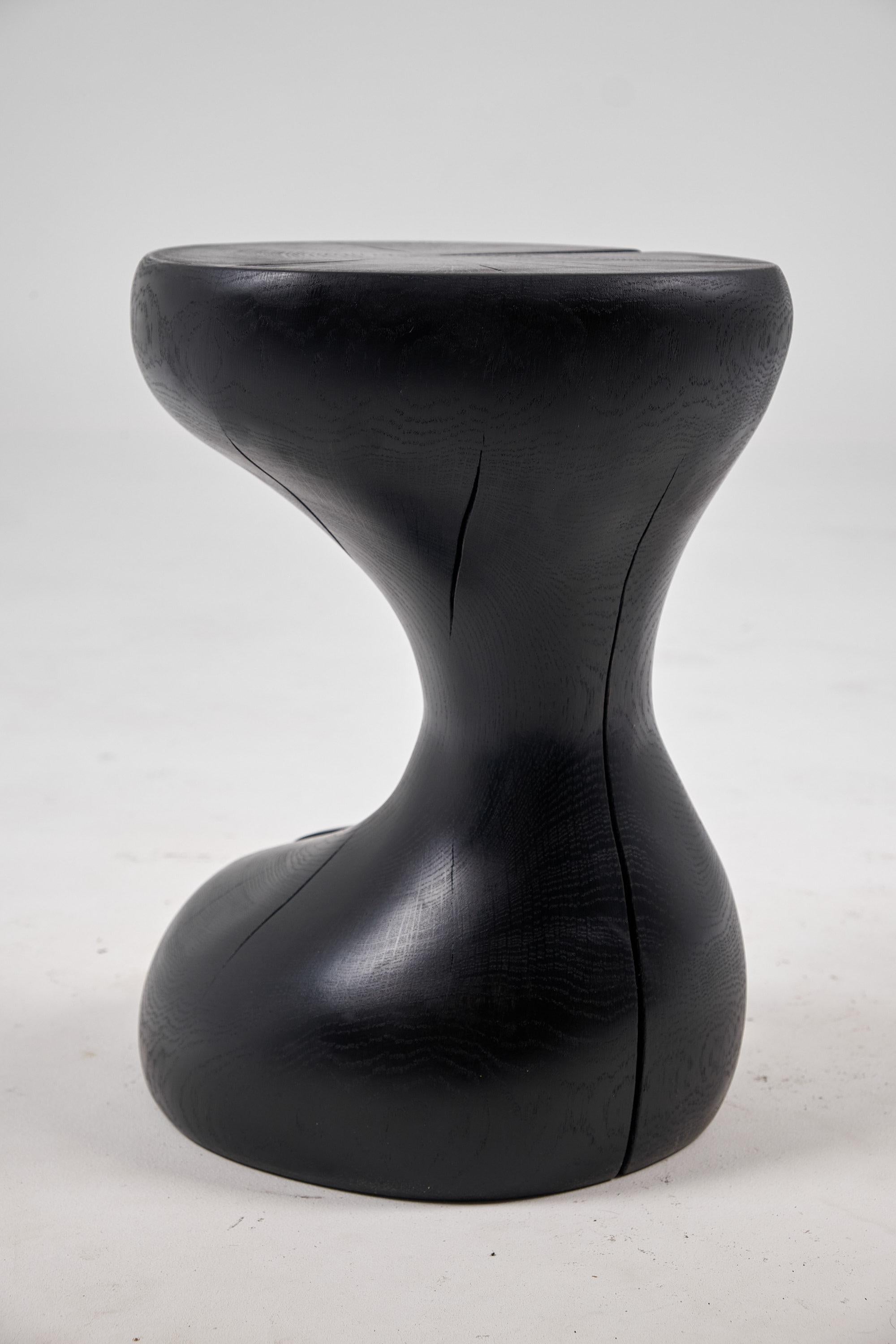 Skulpturaler Beistelltisch aus Massivholz, Original Contemporary Design, Leszy im Angebot 2