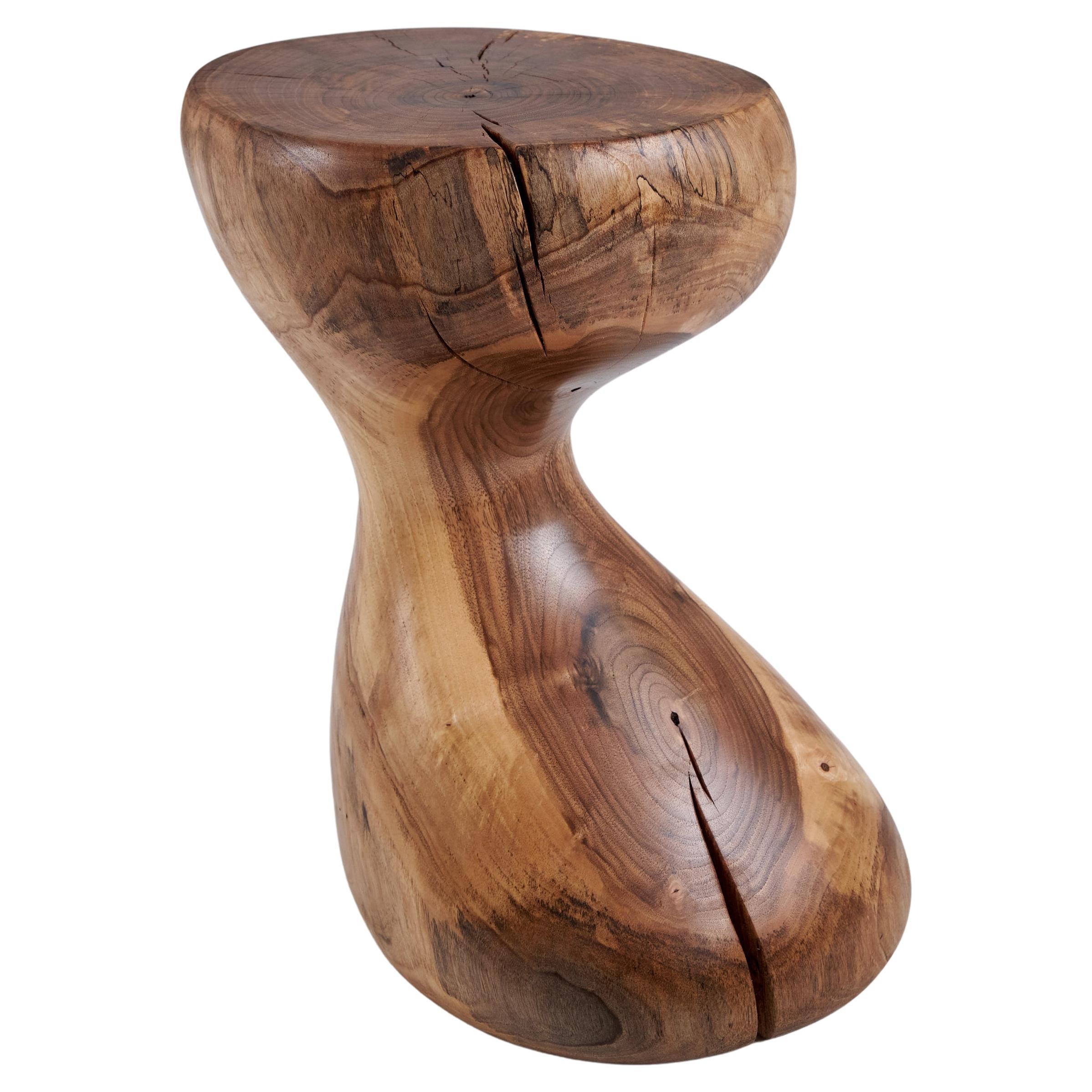 Skulpturaler Beistelltisch aus Massivholz, original zeitgenössisches Design, Logniture