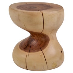 Skulpturaler Beistelltisch aus Massivholz, original zeitgenössisches Design, Logniture