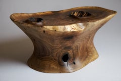 Tavolino scultoreo in legno massiccio, design contemporaneo originale, Logniture