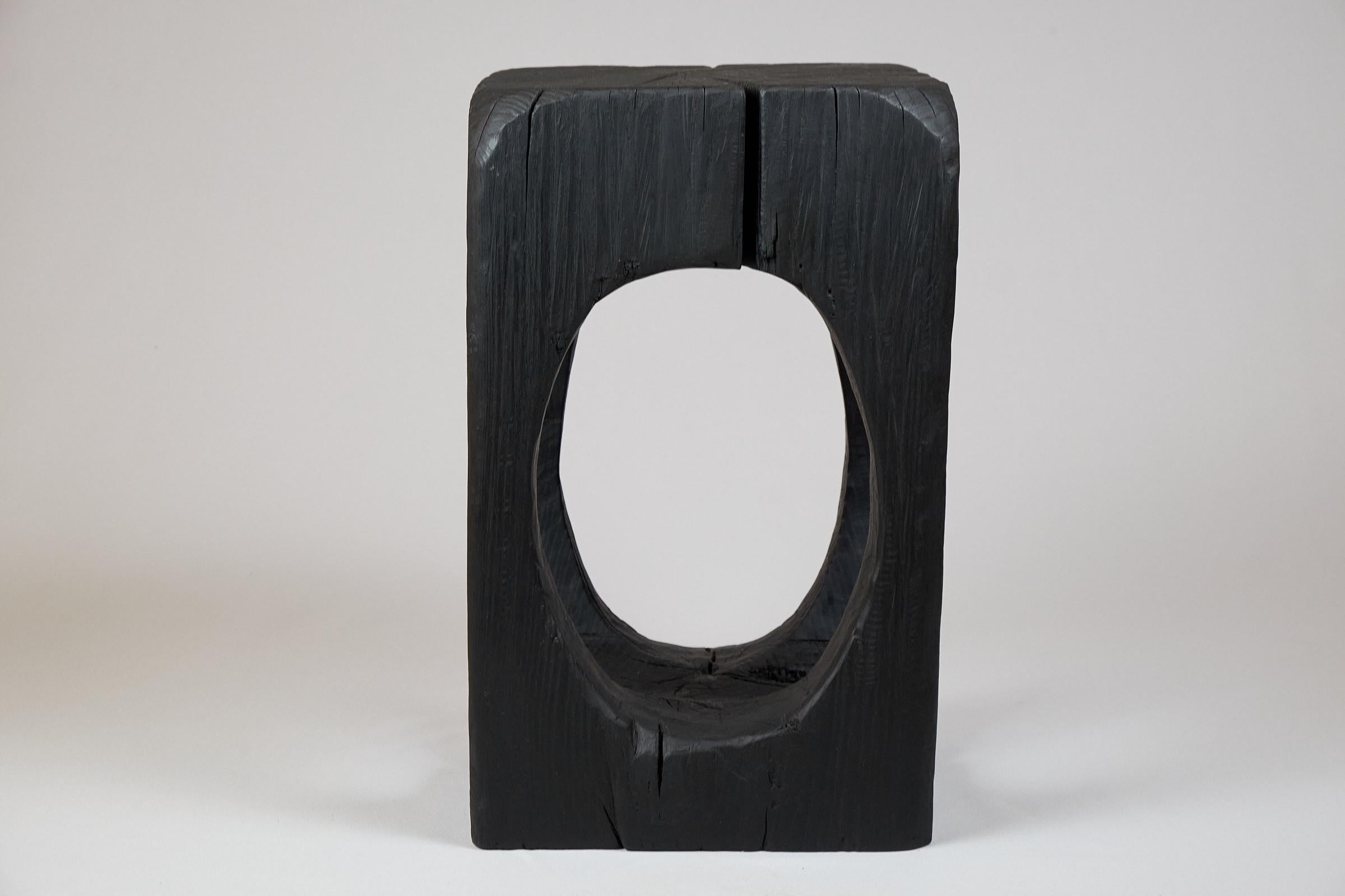 Legno Tavolino scultoreo in legno massiccio, design contemporaneo, Logniture