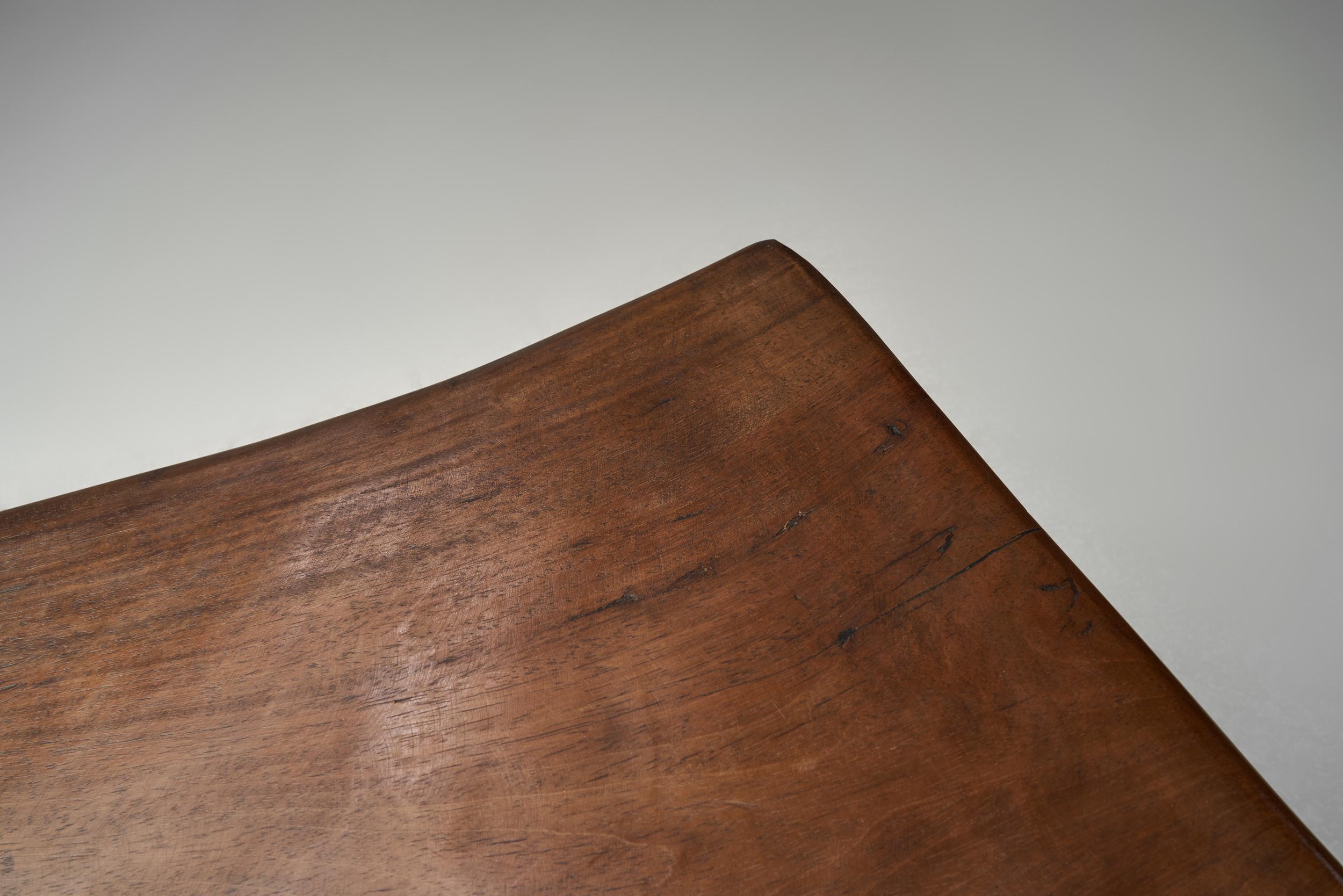 Panchina Senufo in legno massiccio, Costa d'Avorio, metà del XX secolo in vendita 4