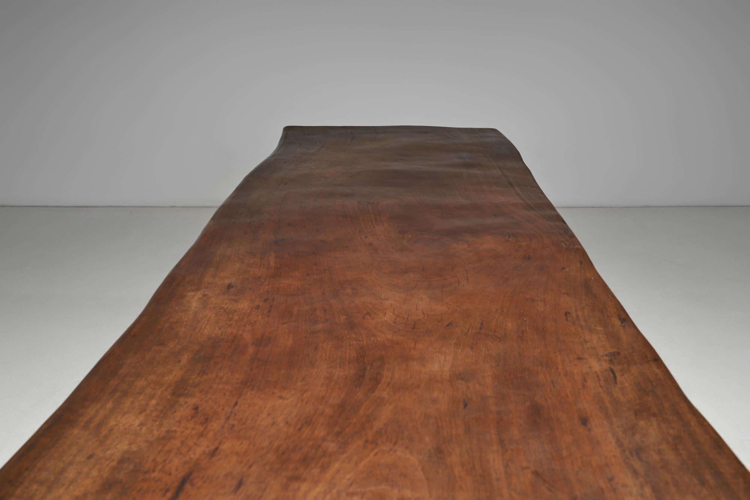 Panchina Senufo in legno massiccio, Costa d'Avorio, metà del XX secolo in vendita 1