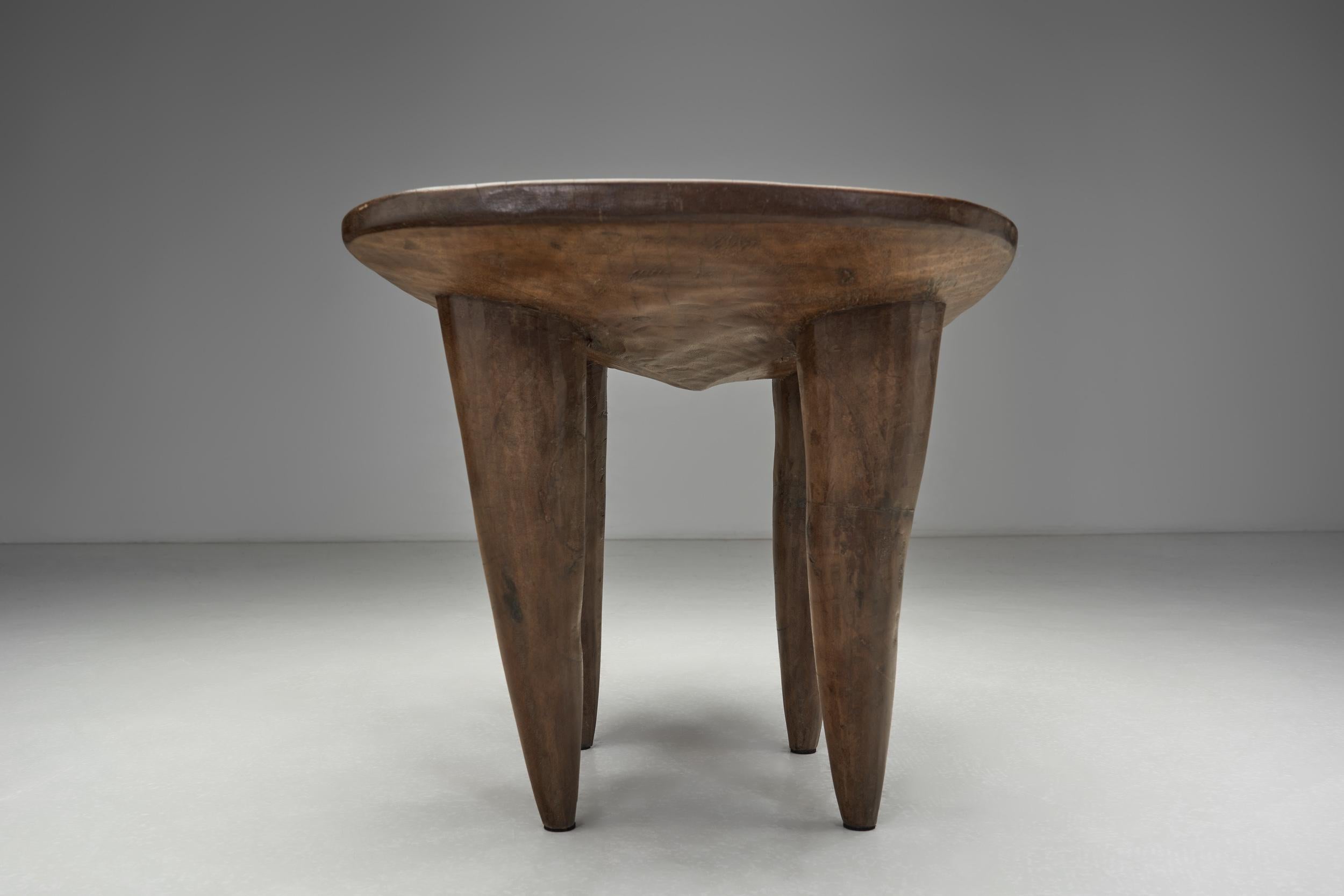 Sgabello Senufo in legno massiccio, Costa d'Avorio XX secolo in vendita 4