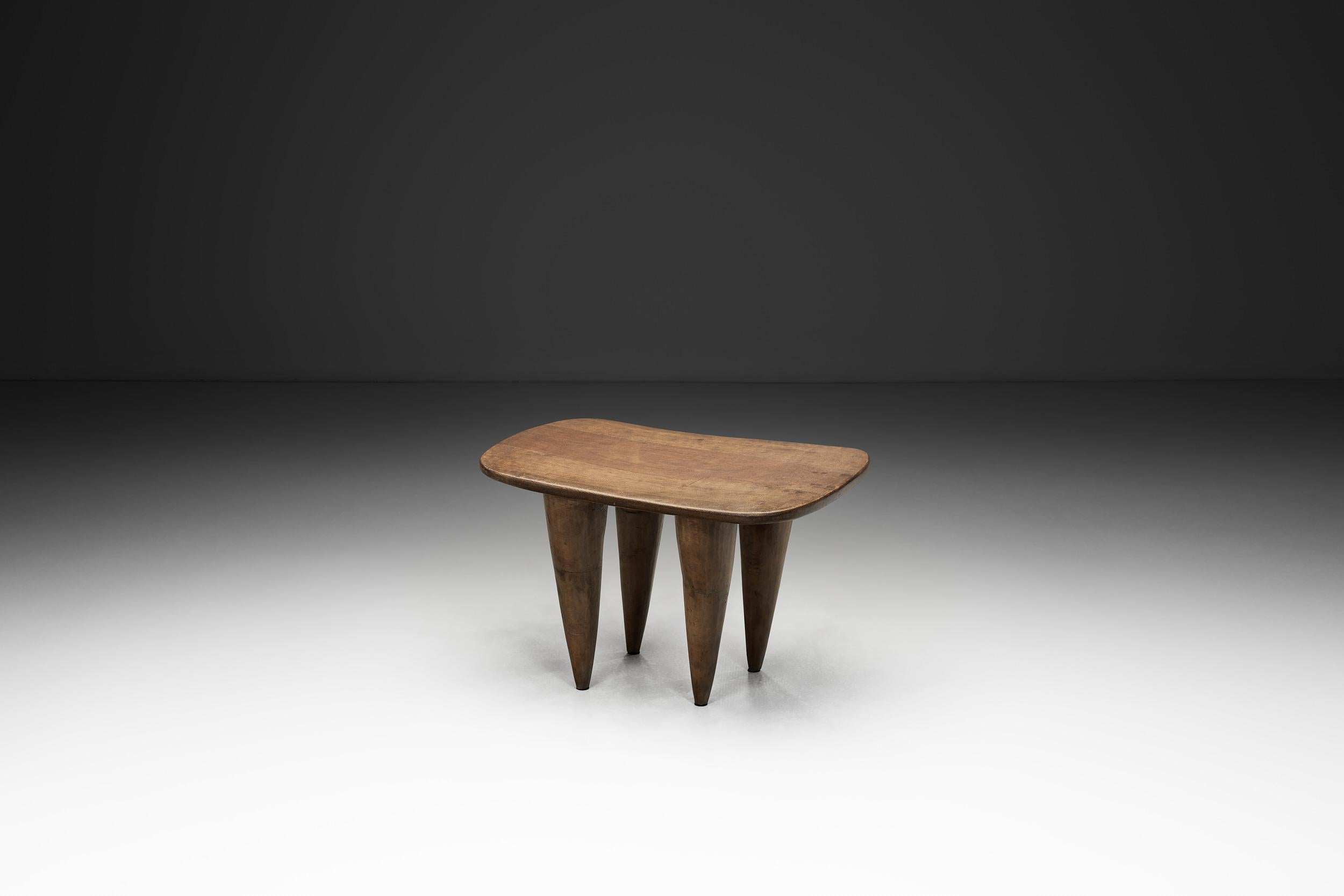 Ivoriano Sgabello Senufo in legno massiccio, Costa d'Avorio XX secolo in vendita