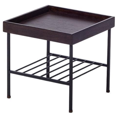Kurzer Beistelltisch/Pflanzenständer aus Massivholz - Serie EDGE im Angebot