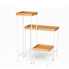 Set di tavolini in legno massiccio / portapiante - Serie EDGE, con gambe in metallo