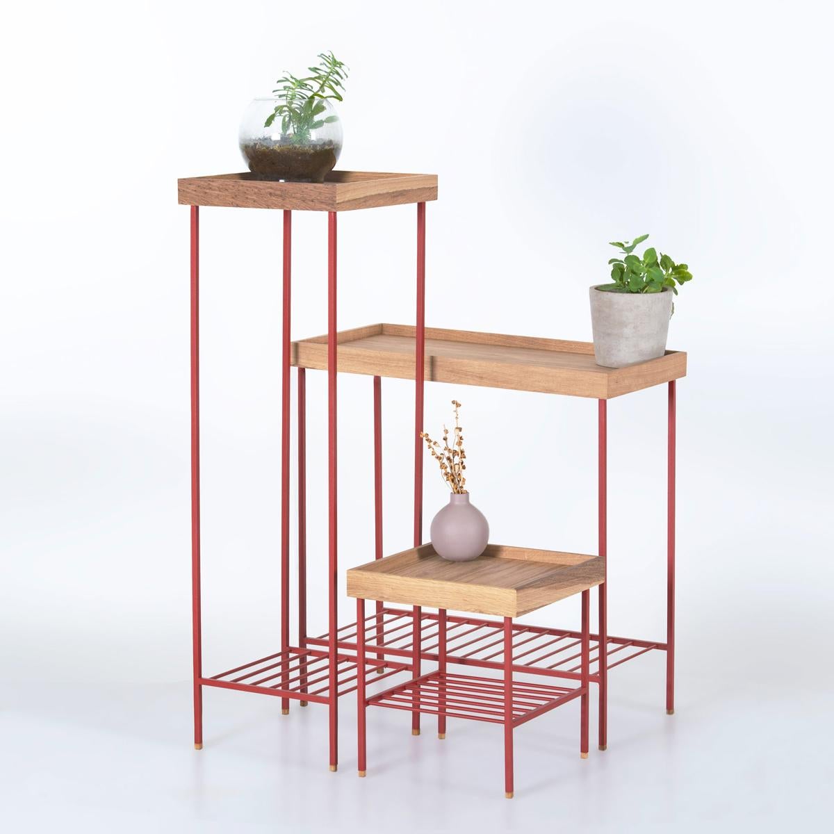 Moderno Set di tavolini in legno massiccio / portapiante - Serie EDGE, con gambe in metallo in vendita